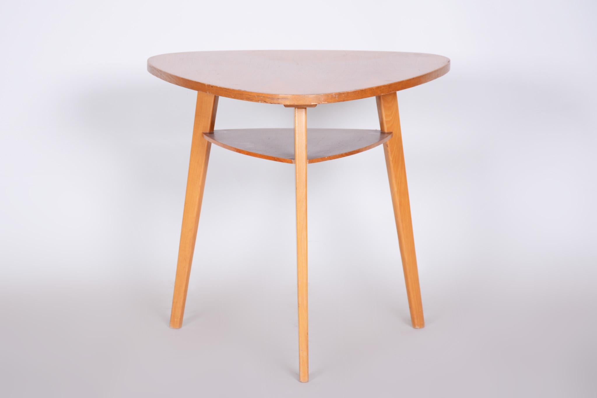 Small table.
Czech midcentury
Material: Oak and beech
Period: 1950-1959.
Condition: Original, not restored.