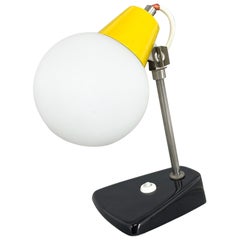 Tisch- oder Nachttischlampe aus der Mitte des Jahrhunderts  Keramiksockel von Ditmar Urbach, 1960er-Jahre