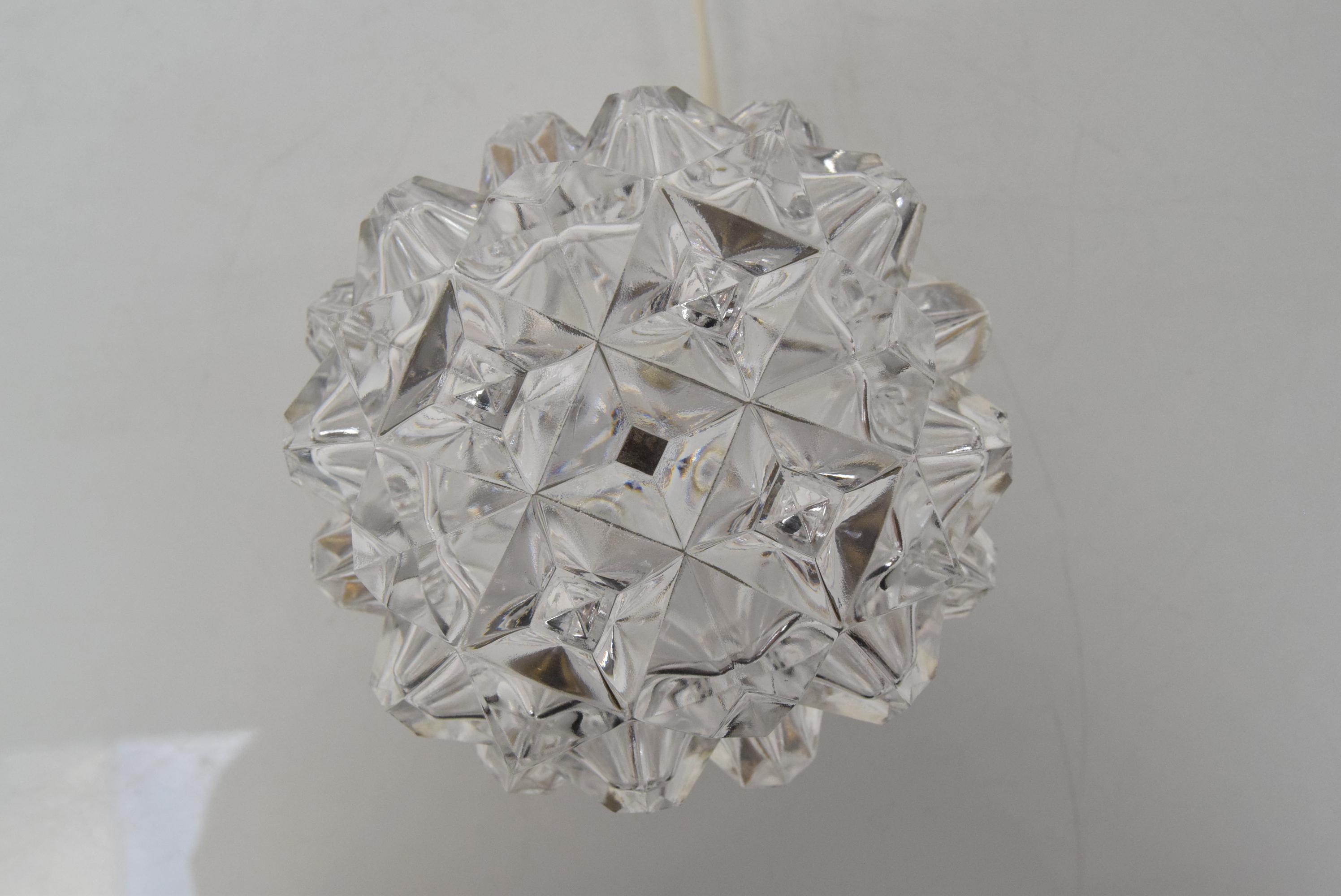 Tchèque Lampe de table ou applique mi-siècle moderne par Kamenicky Senov, années 1960 en vente