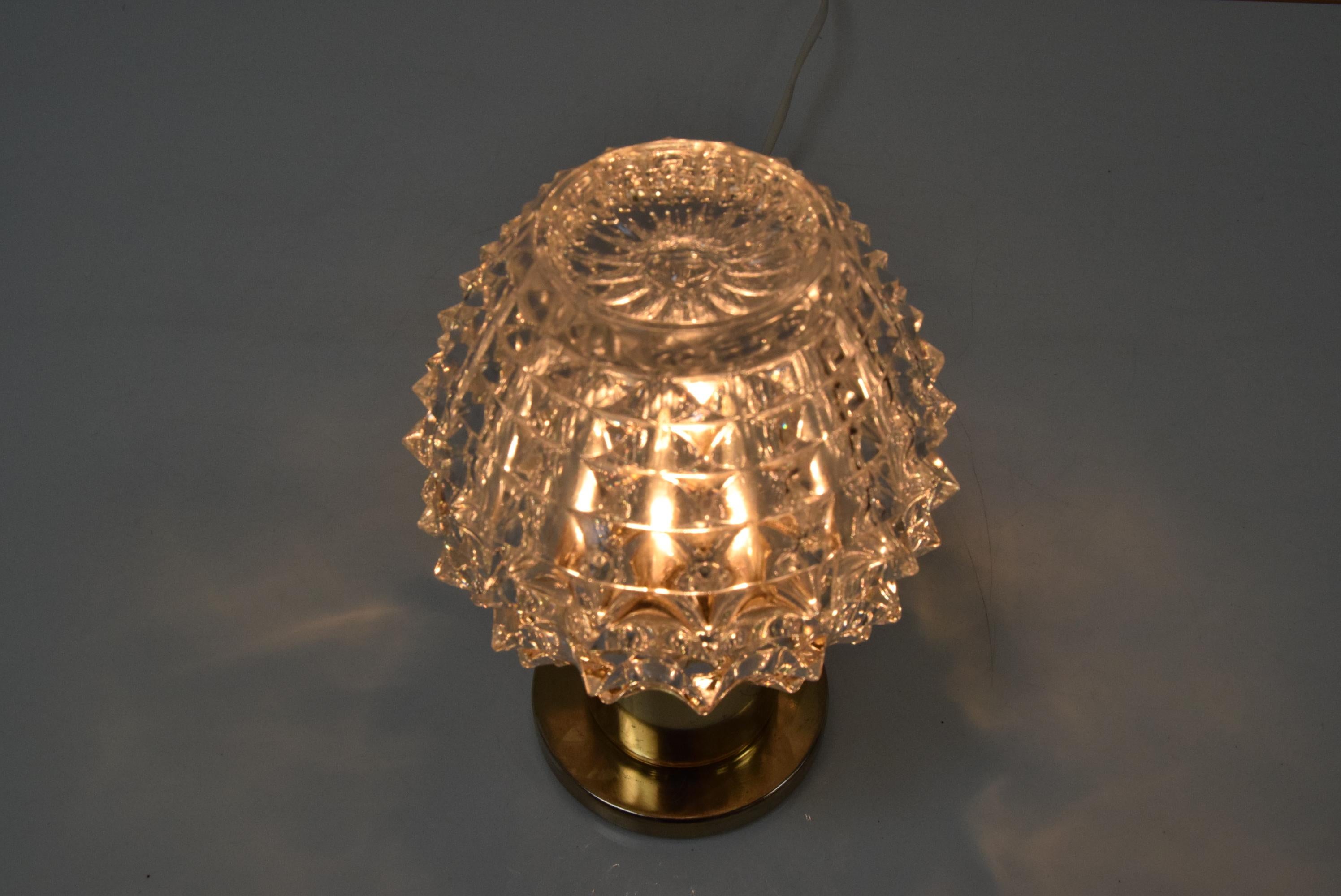Laiton Lampe de table ou applique mi-siècle moderne par Kamenicky Senov, années 1960 en vente