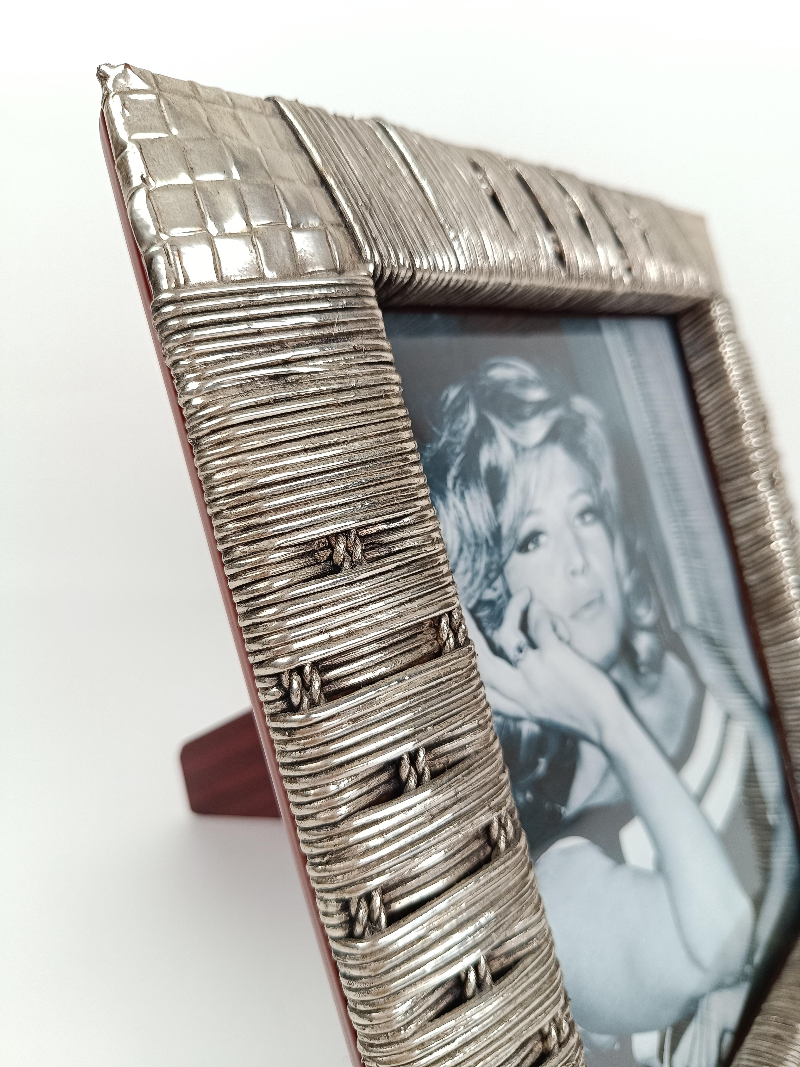 Midcentury Table Picture Frame Made in Silver Plated Woven Wicker, Italy 1970s For Sale 3