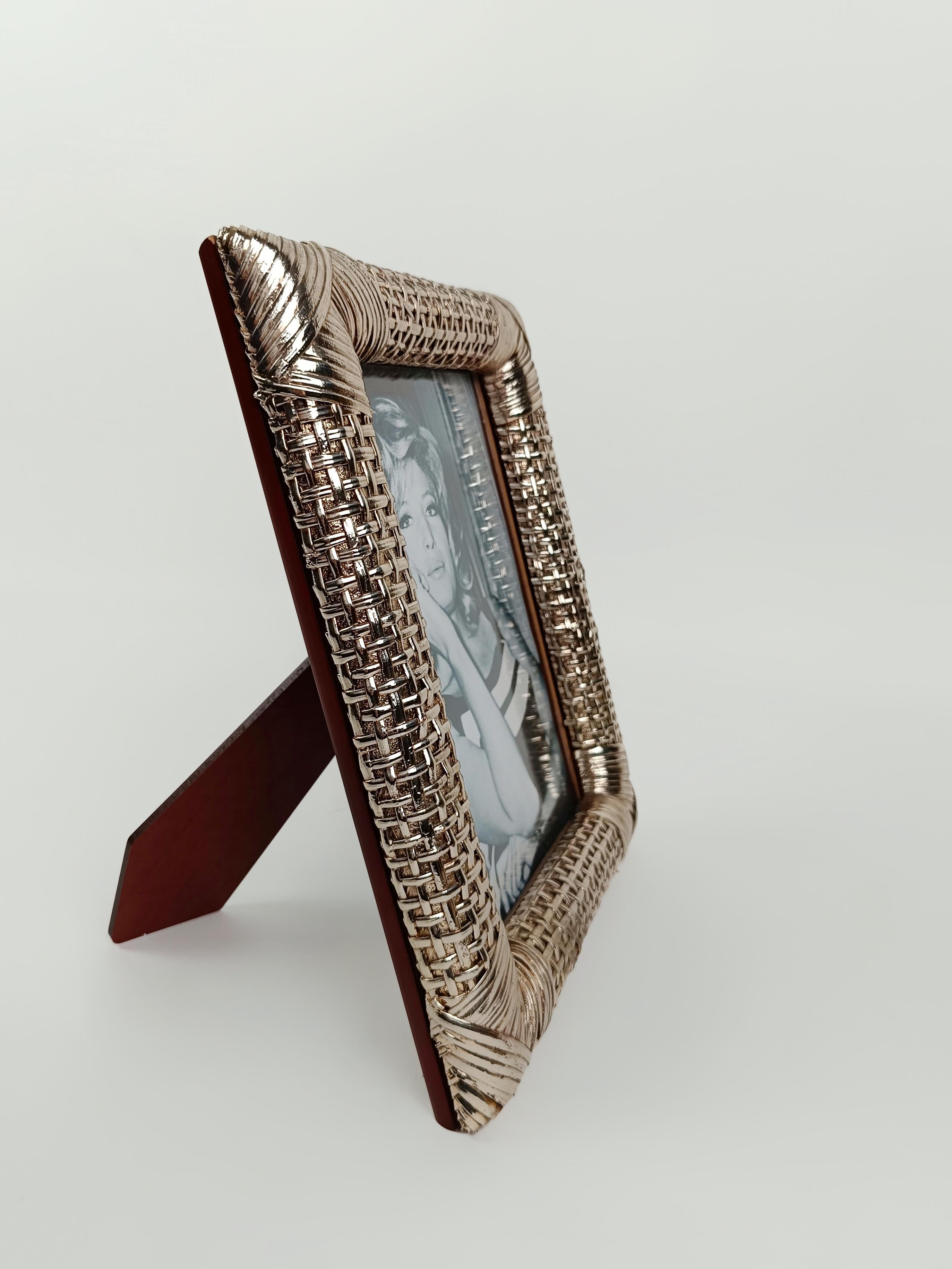Midcentury Table Picture Frame Made in Silver Plated Woven Wicker, Italy 1970s For Sale 7
