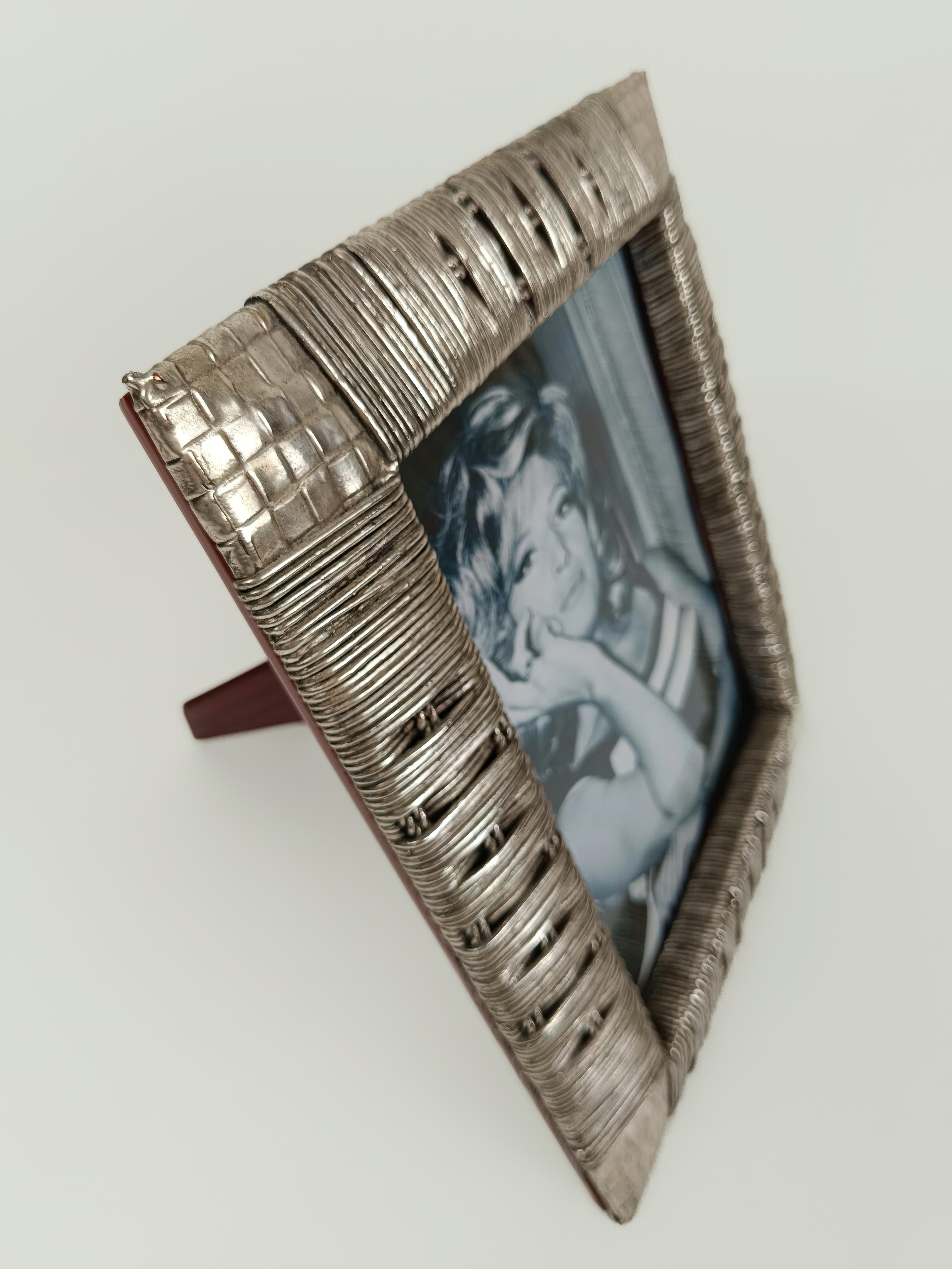 Midcentury Table Picture Frame Made in Silver Plated Woven Wicker, Italy 1970s For Sale 8
