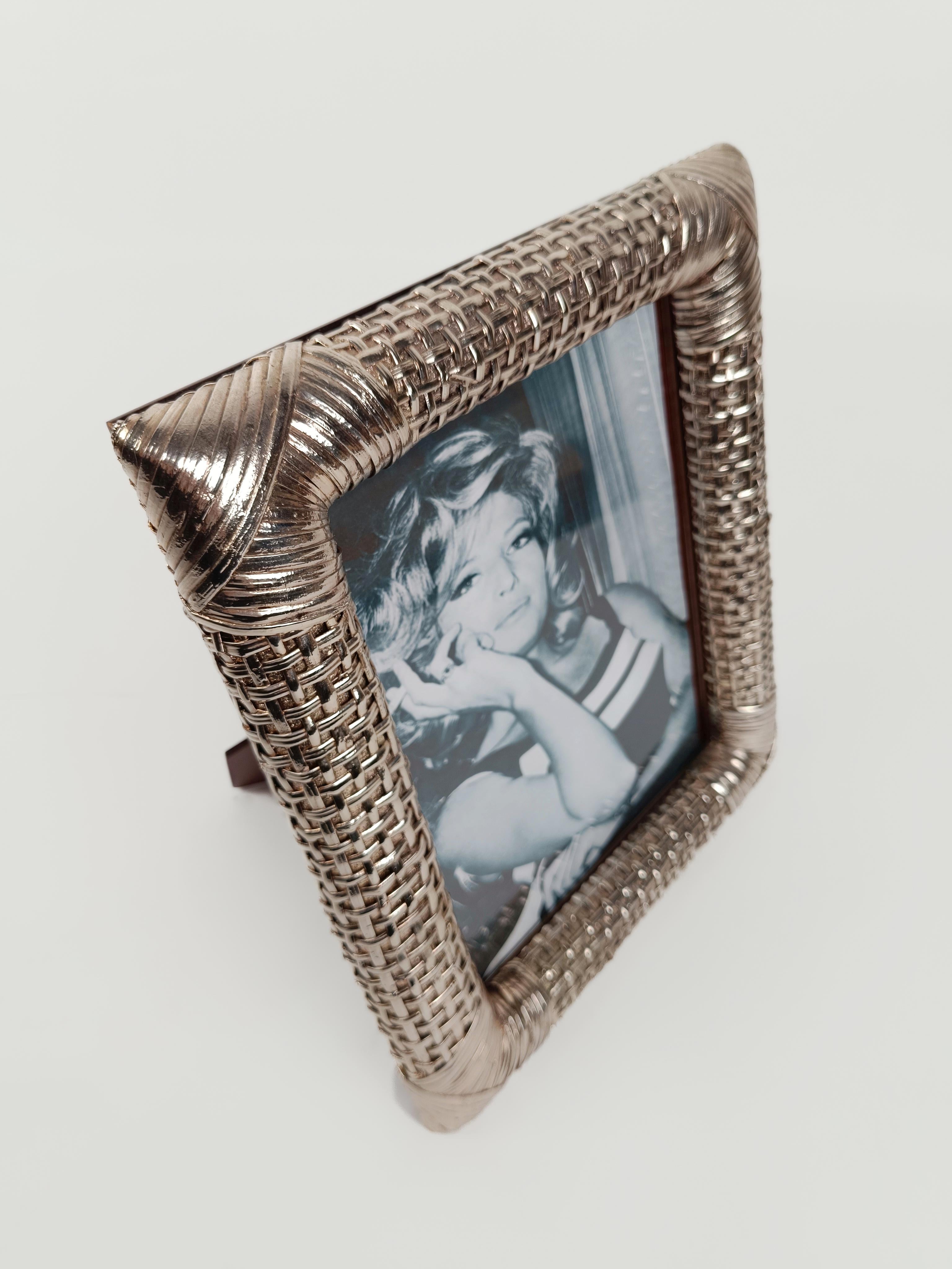 Midcentury Table Picture Frame Made in Silver Plated Woven Wicker, Italy 1970s For Sale 13
