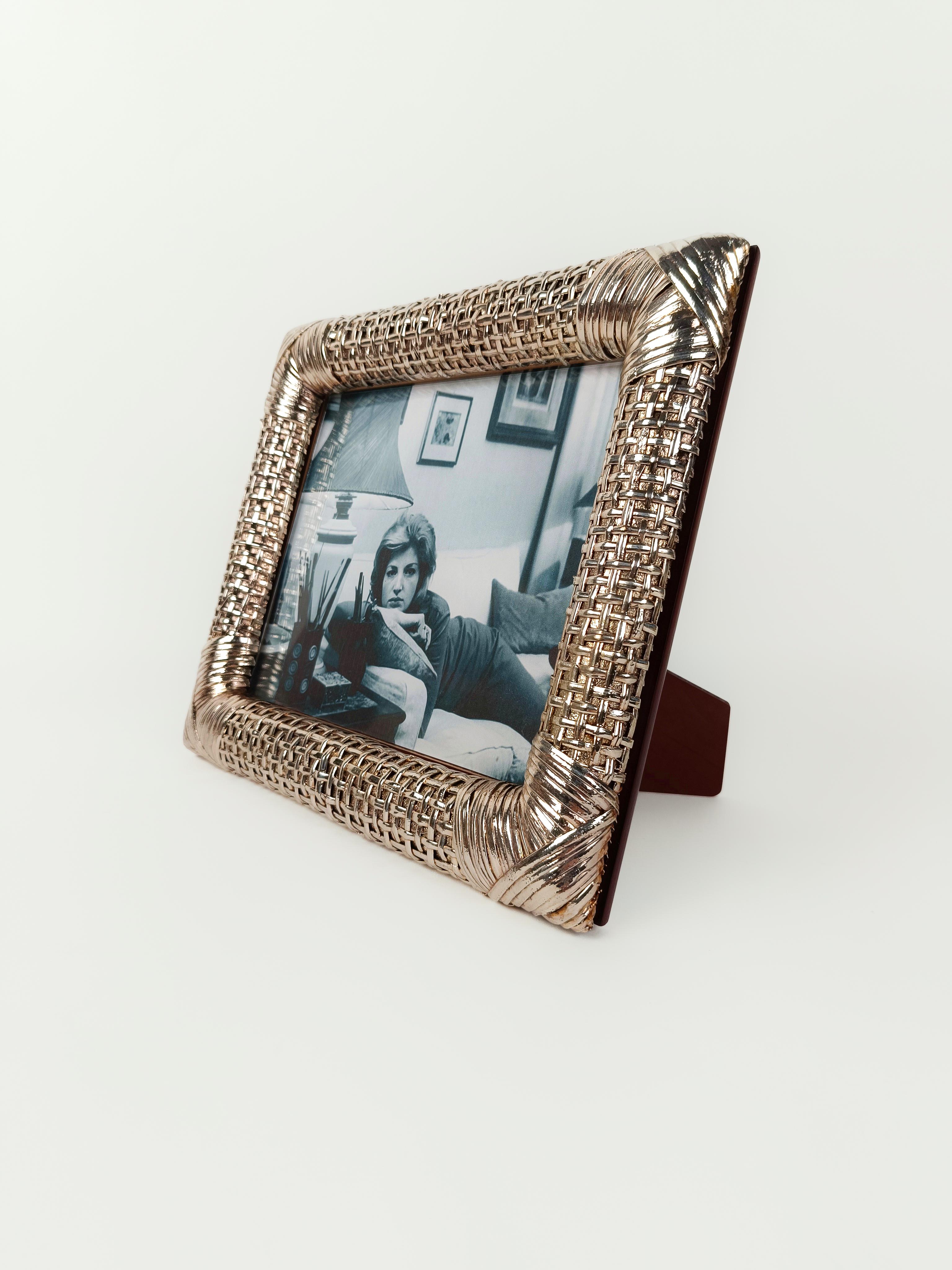 Mid-Century Modern Midcentury Table Picture Frame Made in Silver Plated Woven Wicker, Italy 1970s For Sale