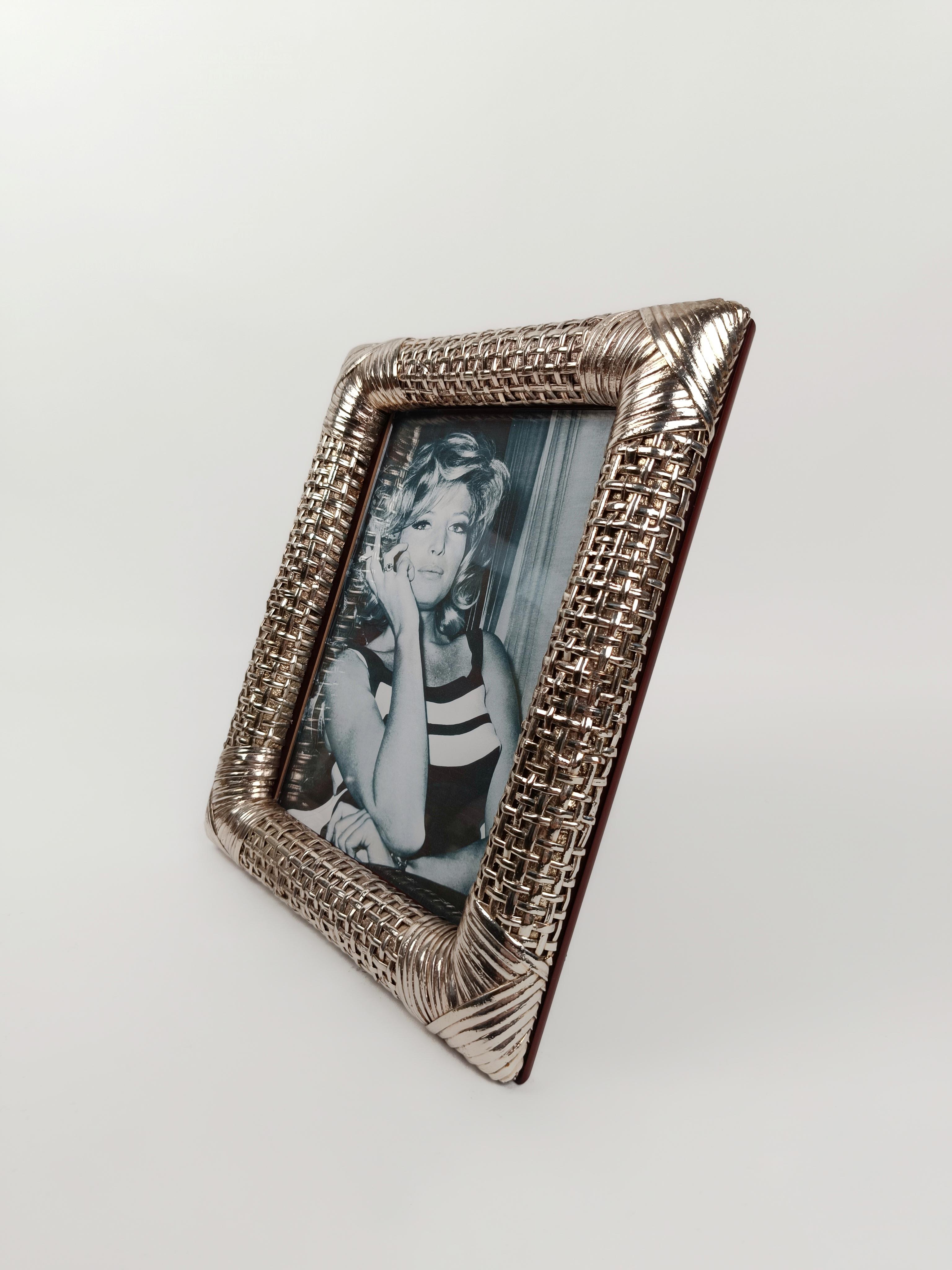 Midcentury Table Picture Frame Made in Silver Plated Woven Wicker, Italy 1970s For Sale 1
