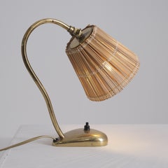 Lampe de table / lampe murale du milieu du siècle en laiton et rotin, Sievä, années 1950