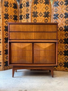 Mid-Century Kommode von United Furniture