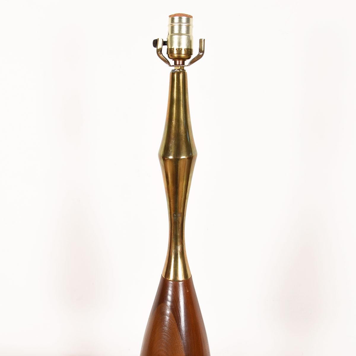 20th Century Midcentury Tall Walnut & Brass Table Lamp by Tony Paul for Westwood For Sale