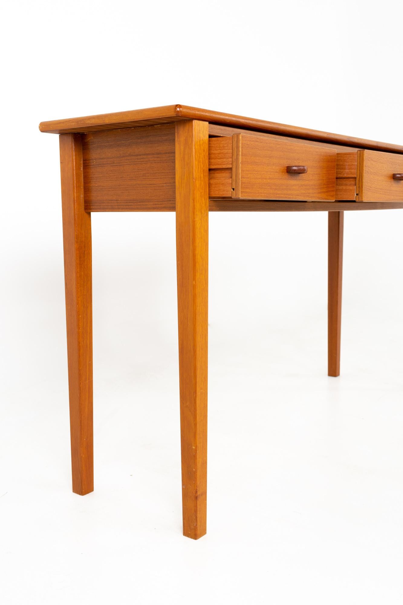 Mid Century Teak 3 Drawer Sofa Table Foyer Entry Console In Good Condition In Countryside, IL