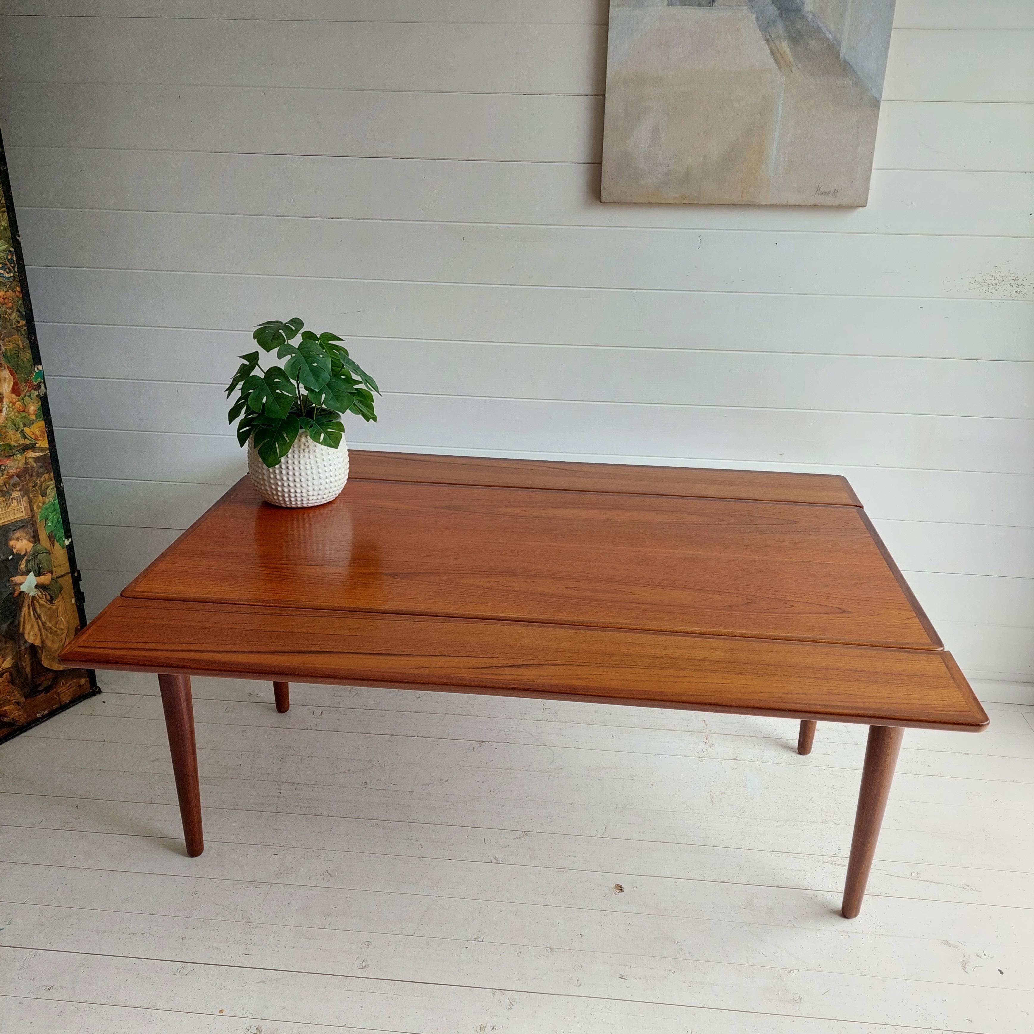 Varnished Mid Century Teak, Afromosia Danish Extendable Coffee Tale  B. C. Møbler, Denmark
