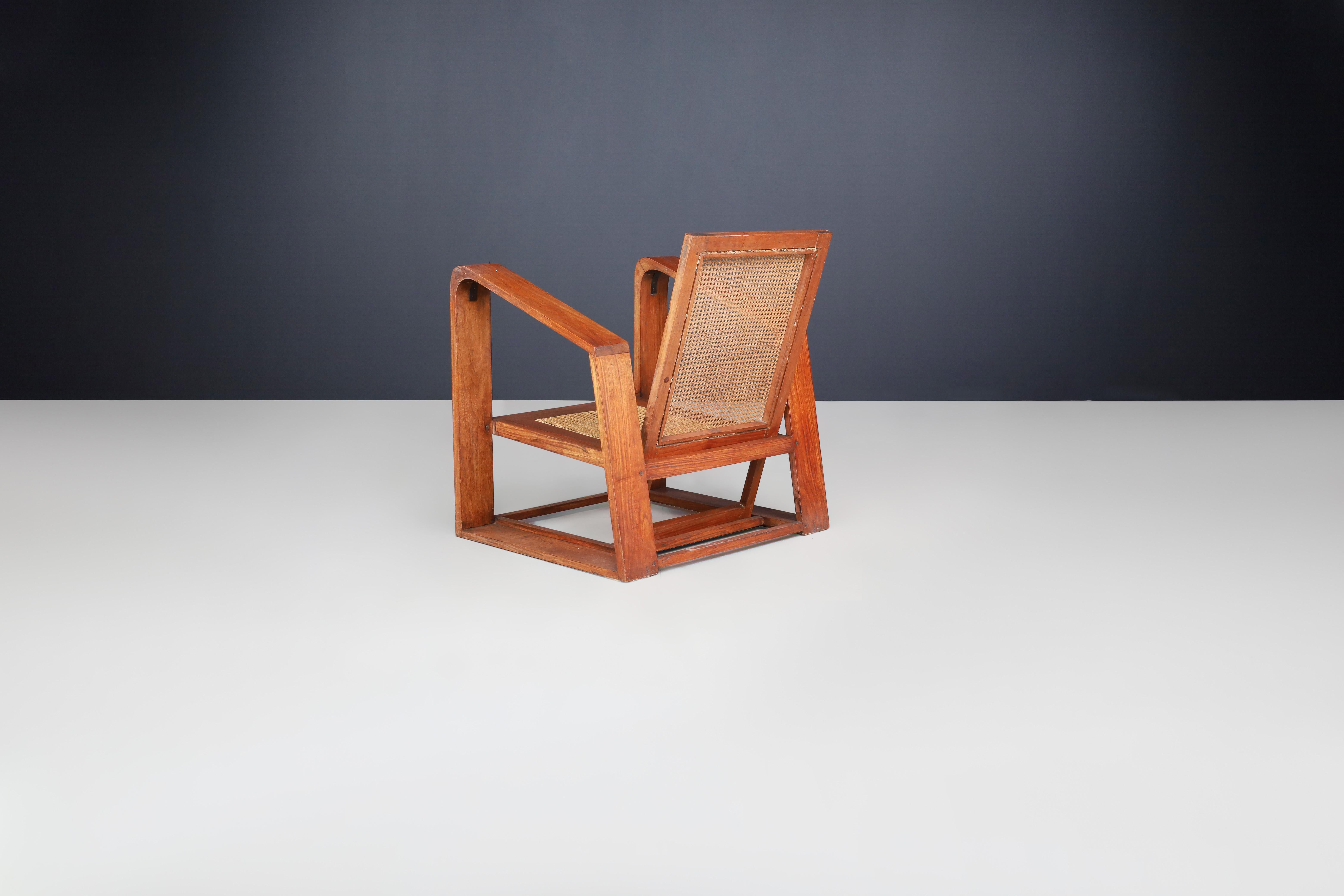 Mid-Century Teak and Cane Lounge Chair from France, 1950s. In Good Condition For Sale In Almelo, NL