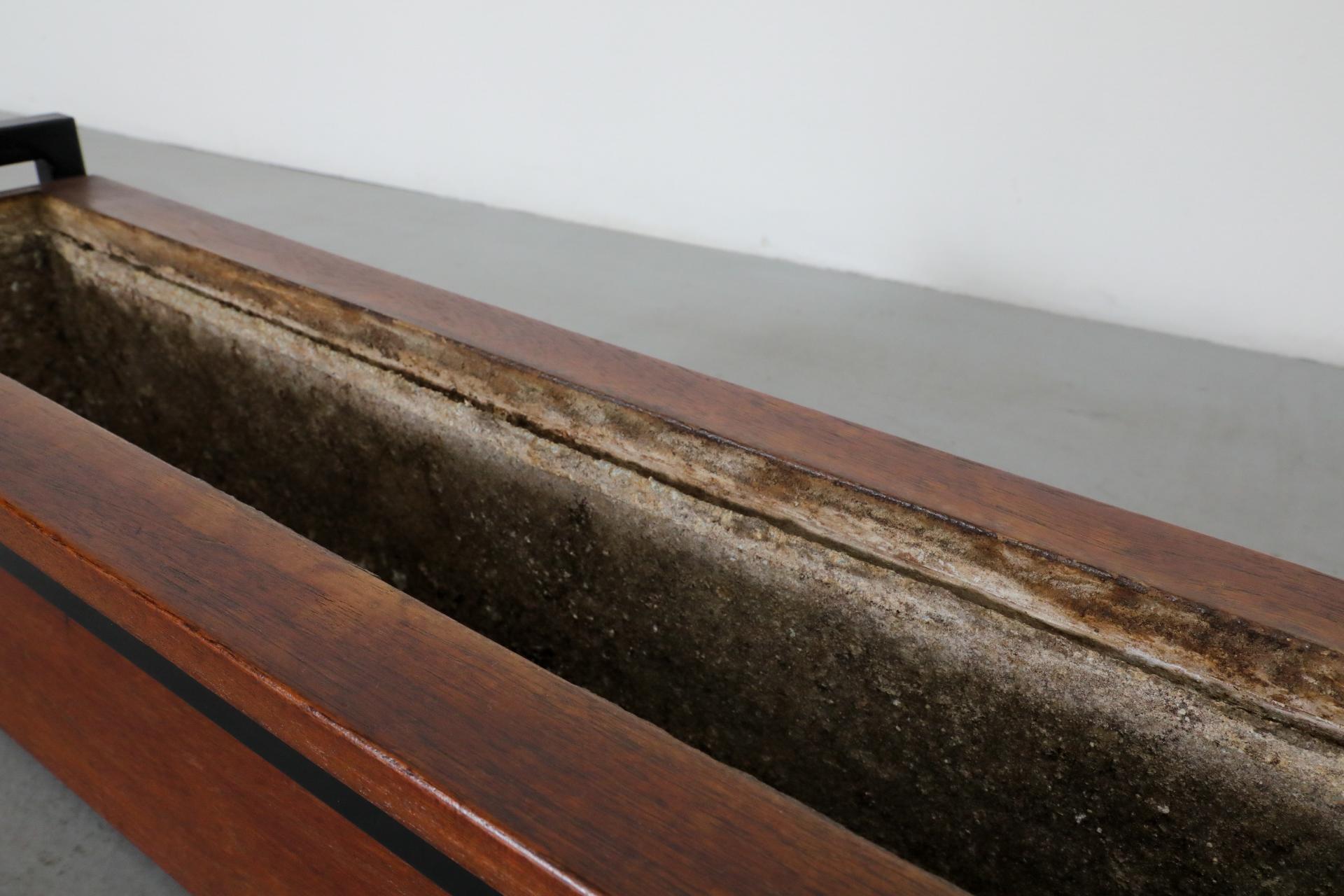 Fioriera in teak e metallo smaltato di metà secolo in vendita 7