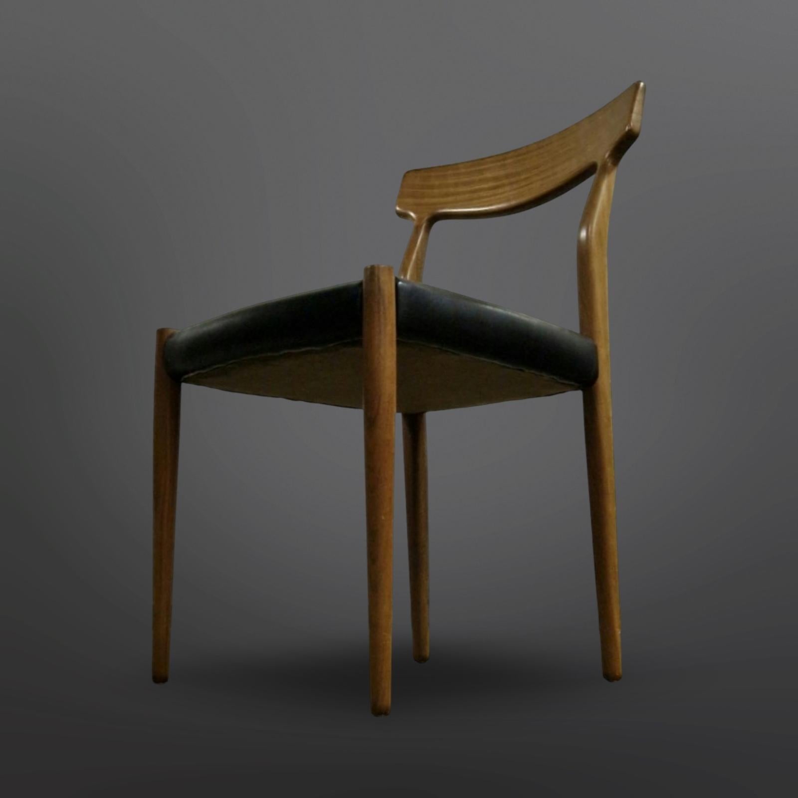 Mid century teak and vinyl dining chairs by Lübke, Germany 1960s In Good Condition In ECHT, NL