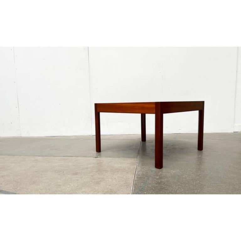 20ième siècle Table d'appoint pour canapé en teck et noyer du milieu du siècle, années 1960 en vente