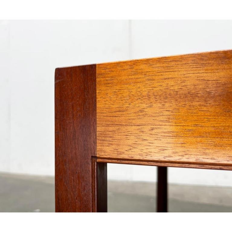 Table d'appoint pour canapé en teck et noyer du milieu du siècle, années 1960 en vente 1