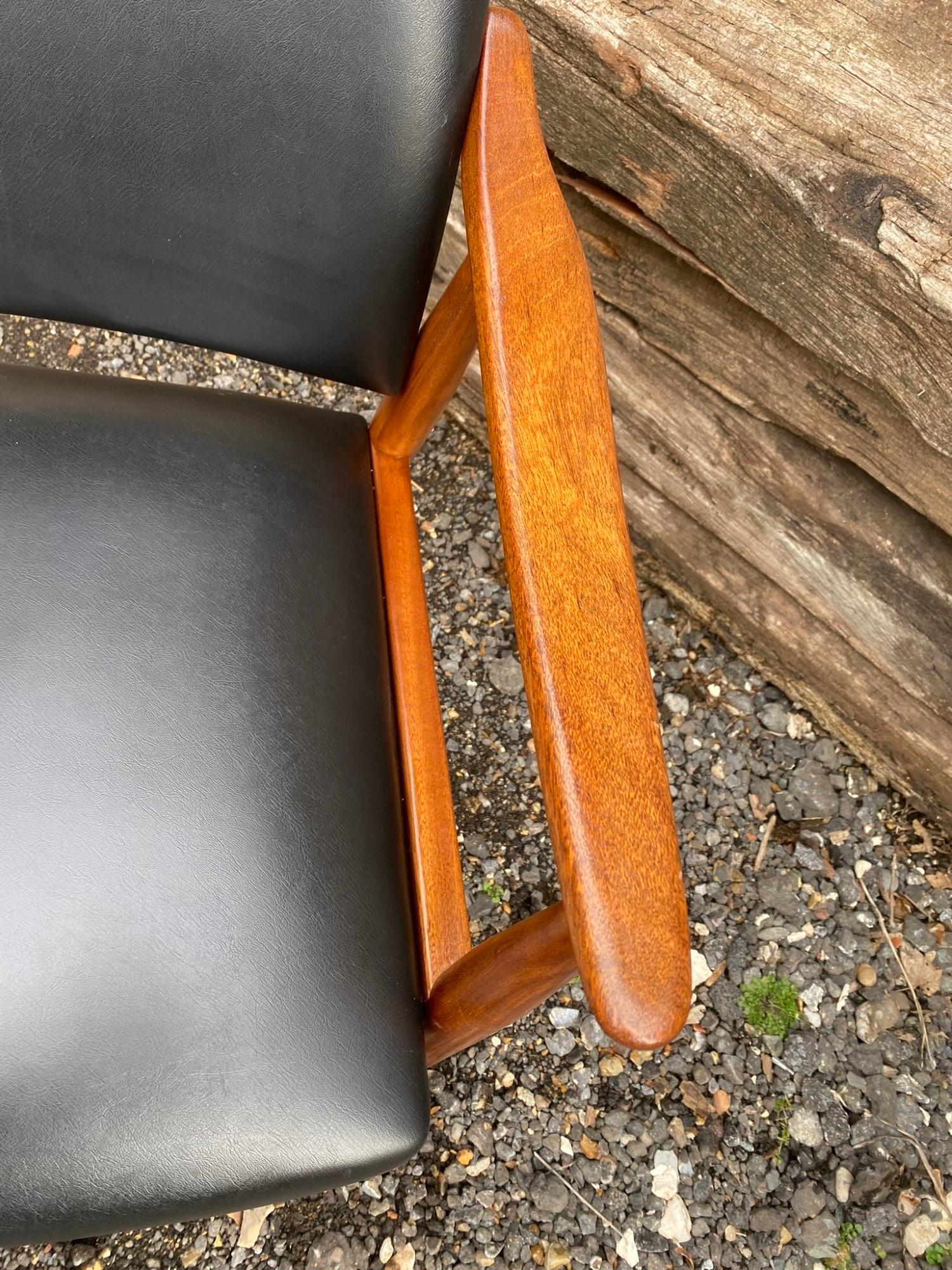 Mid-Century-Sessel aus Teakholz, skandinavisch, 1960er Jahre 8