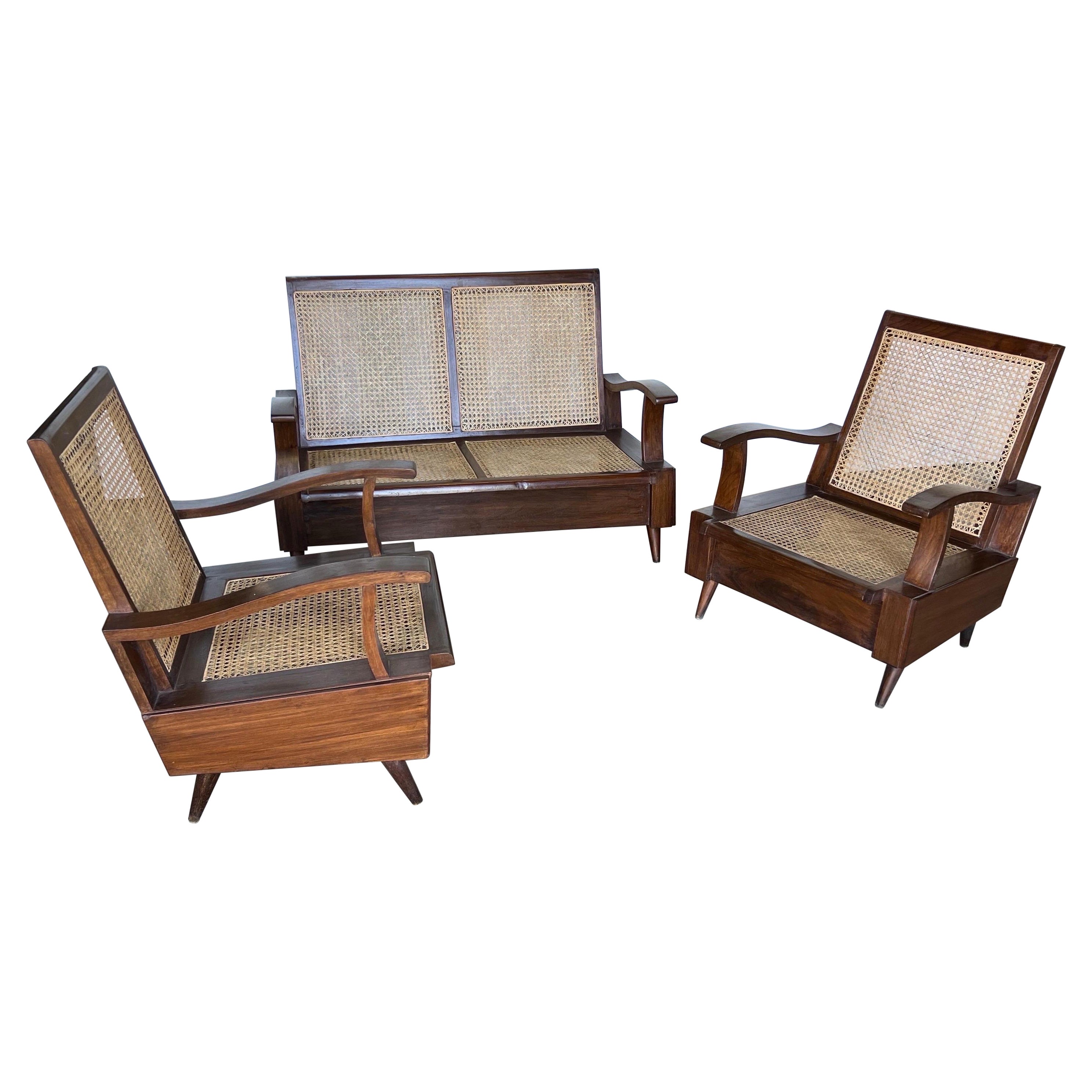 Conjunto de sillones y sofá de teca de mediados de siglo