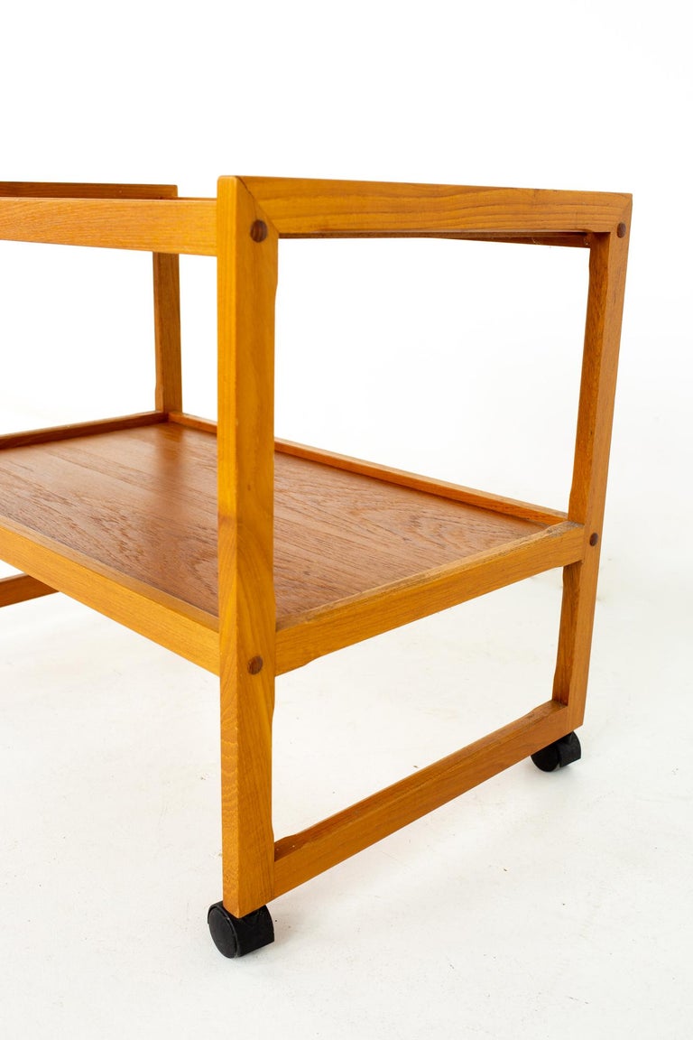 Mid Century Teak Bar Cart In Fair Condition For Sale In Countryside, IL
