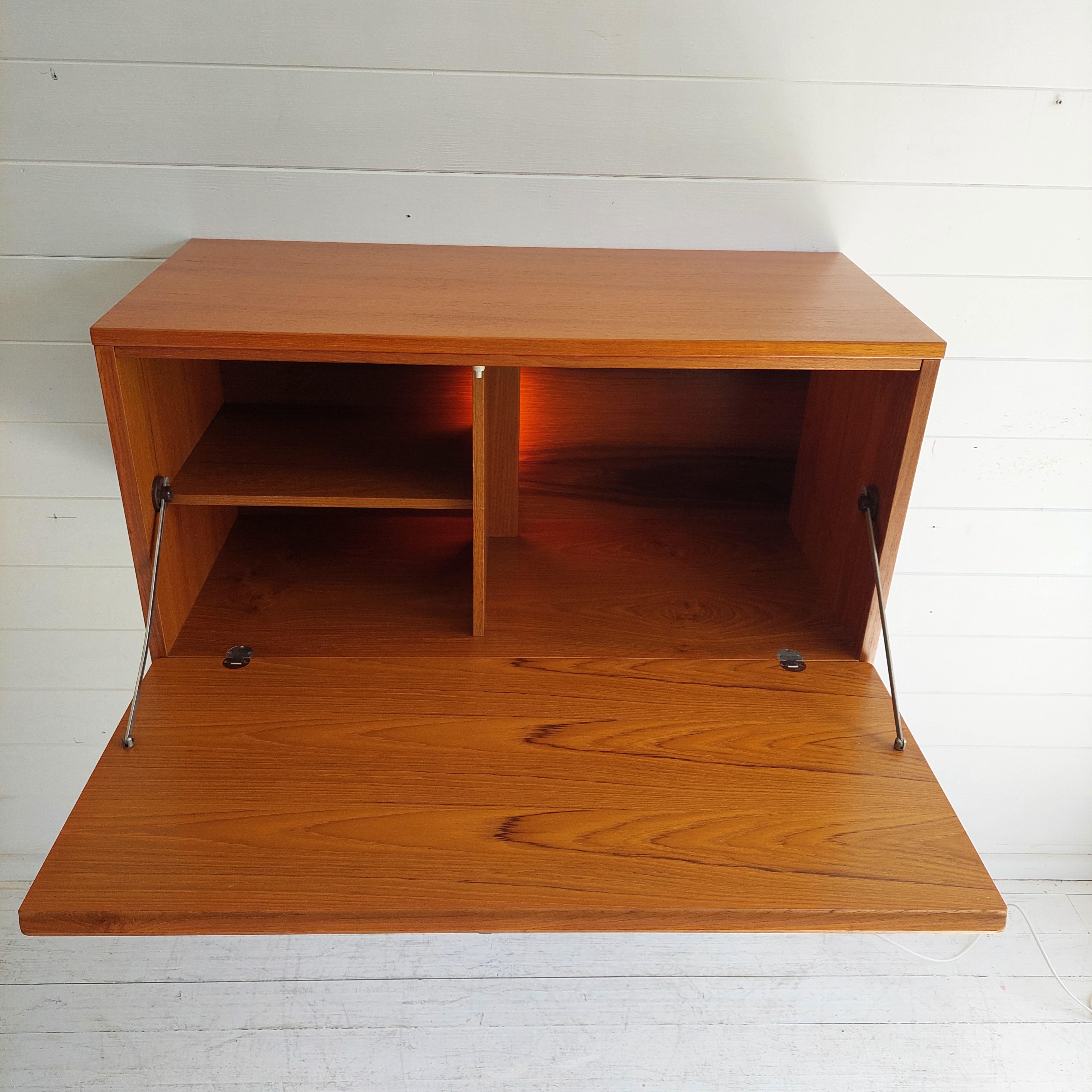 Mid Century Teak Beaver And Tapley Wall Drinks Cabinet Bureau  floating Desk 60s 7