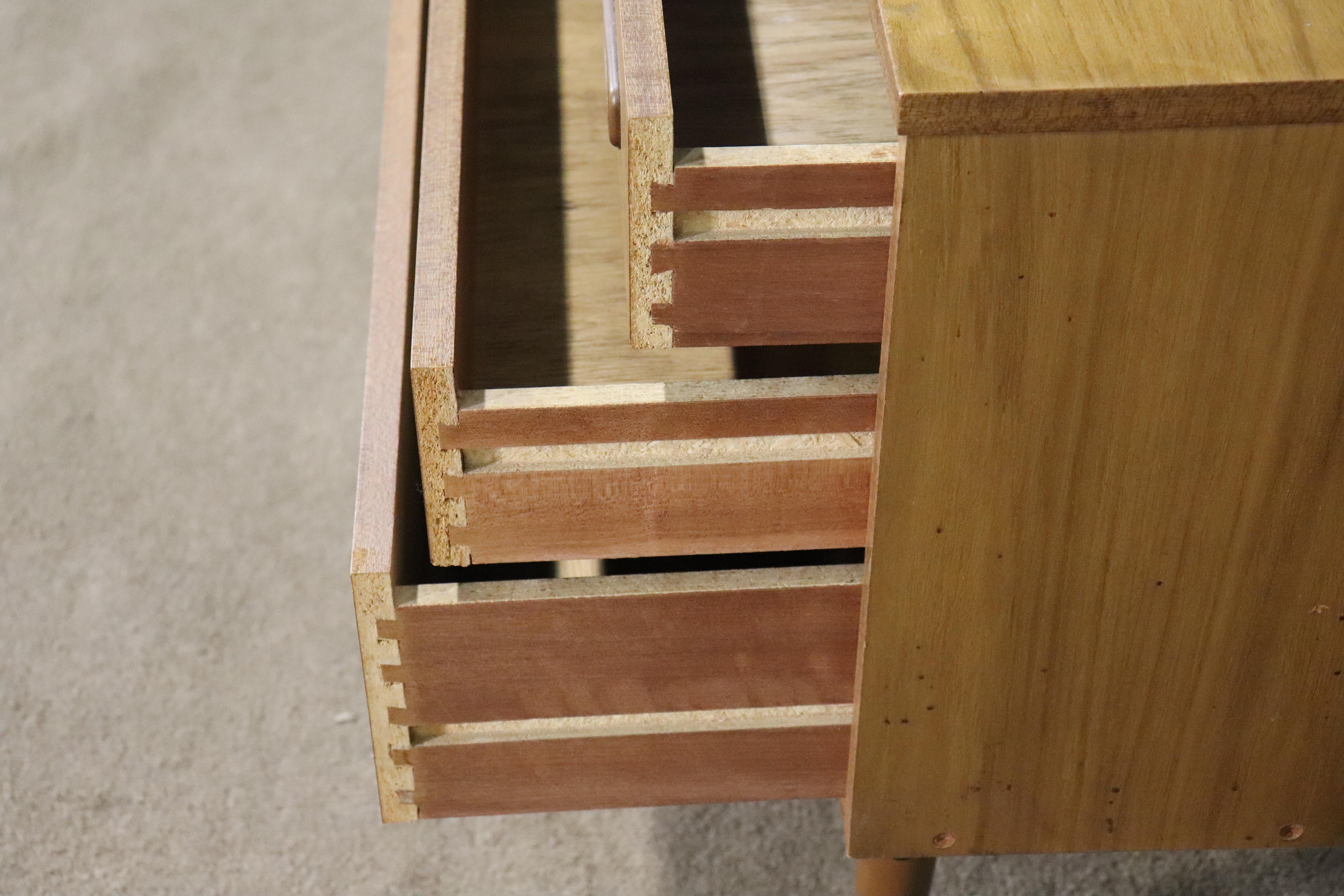 Veneer Mid-Century Teak Bedside Dressers For Sale