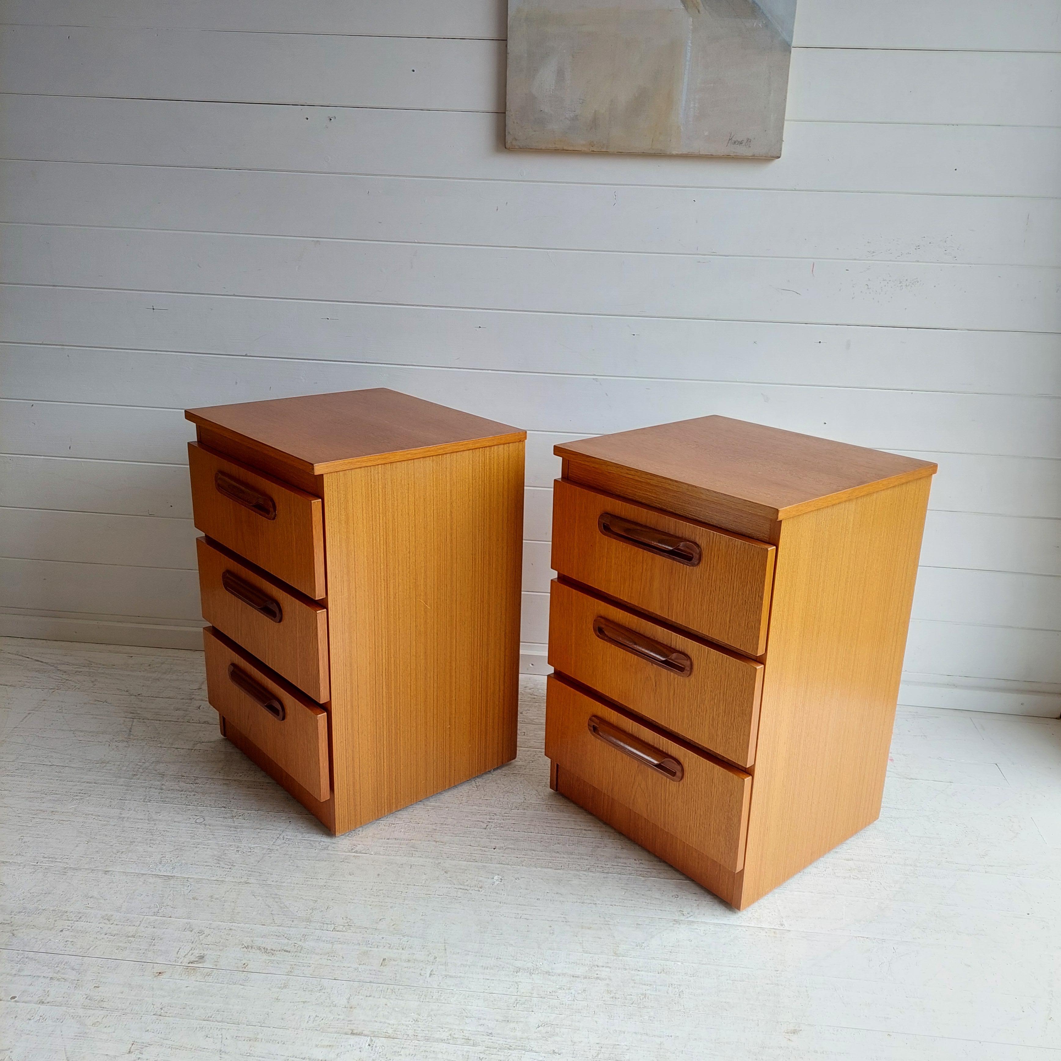 Mid Century Teak Bedside Tables Drawers, JS Salko G Plan Style, 1970s Set of 2 In Good Condition For Sale In Leamington Spa, GB