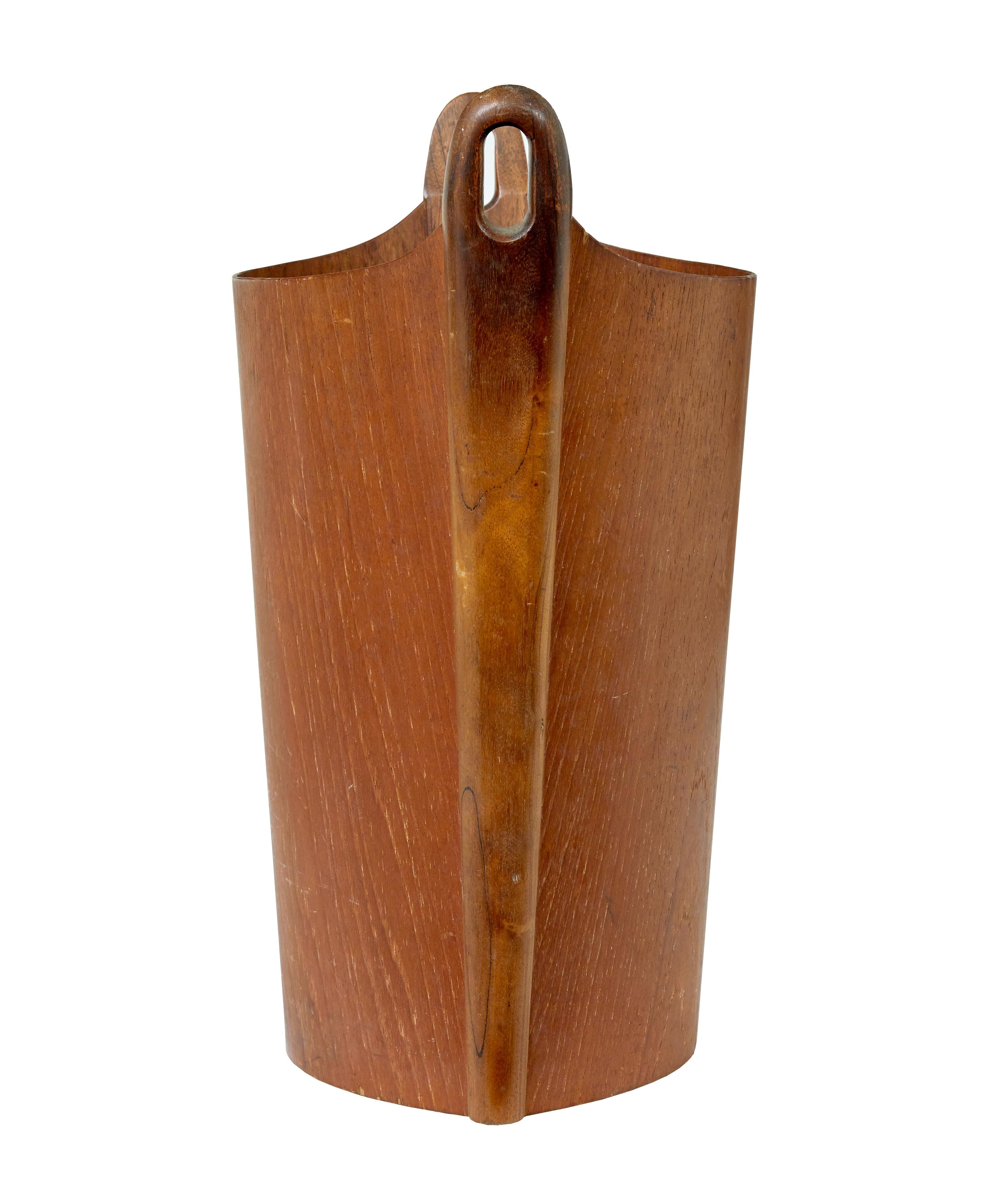 Mid-Century moderno Bidone in teak di metà secolo di Einer Barnes per P.S. Heggen in vendita