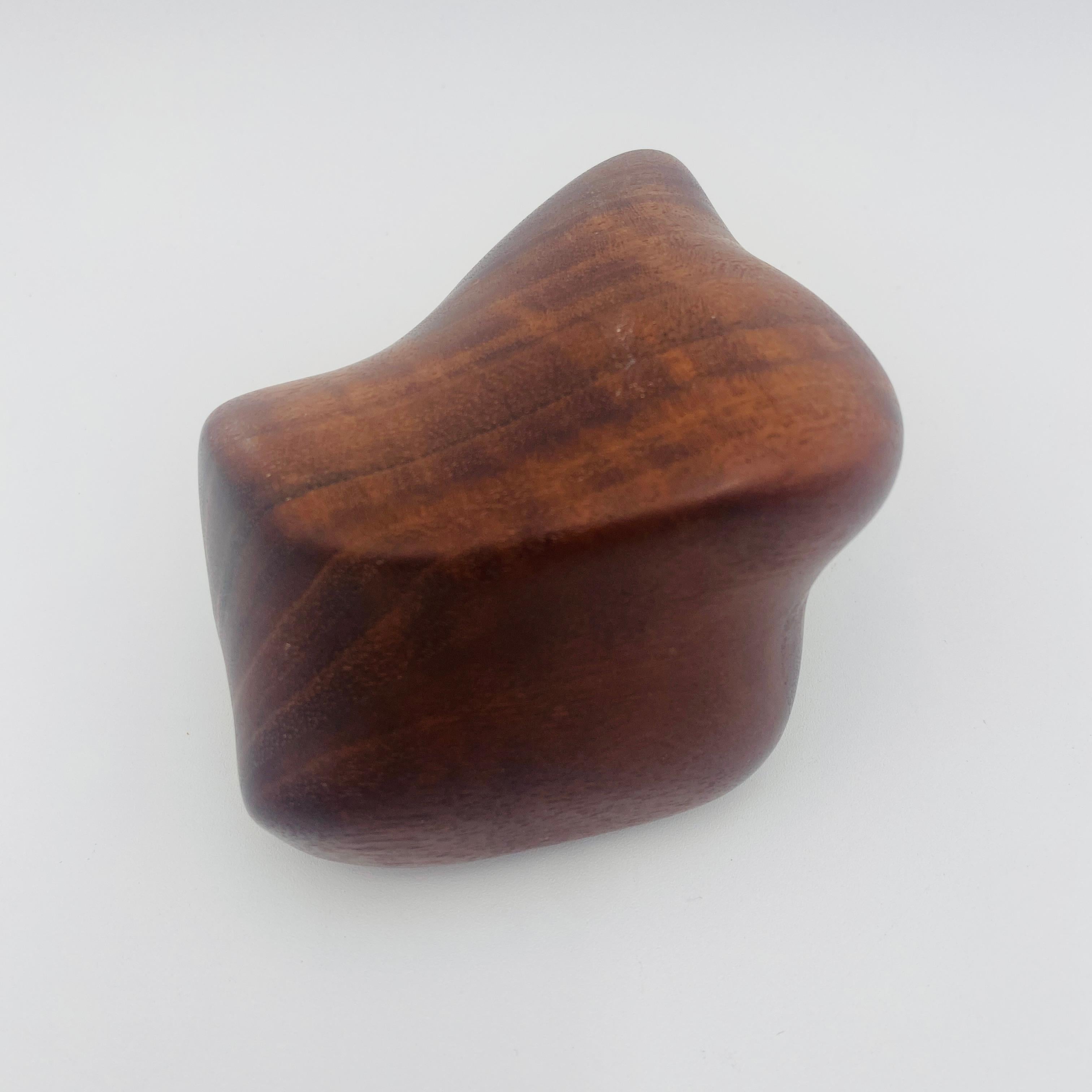 Mid-Century moderno Scultura astratta biomorfa in teak della metà del secolo scorso in vendita
