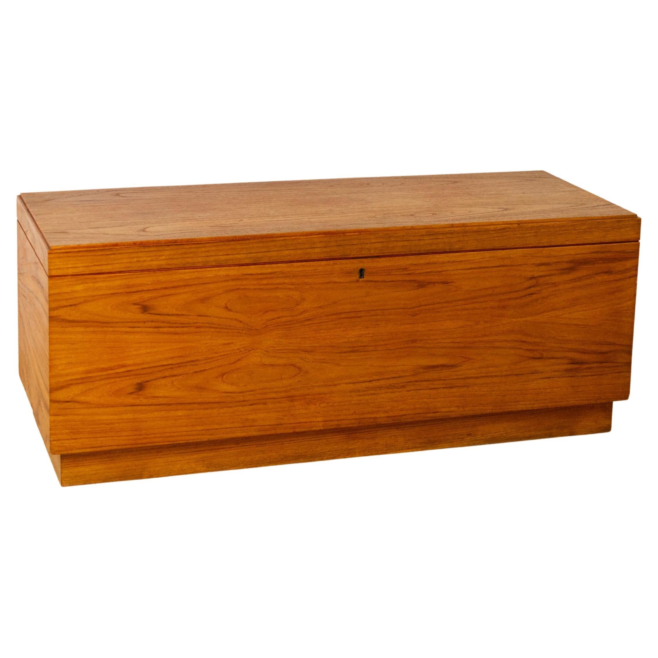 Mitte des Jahrhunderts Teakdecke Truhe Trunk von Riis Antonsen, Aabenraa Dänemark, 1960er Jahre
