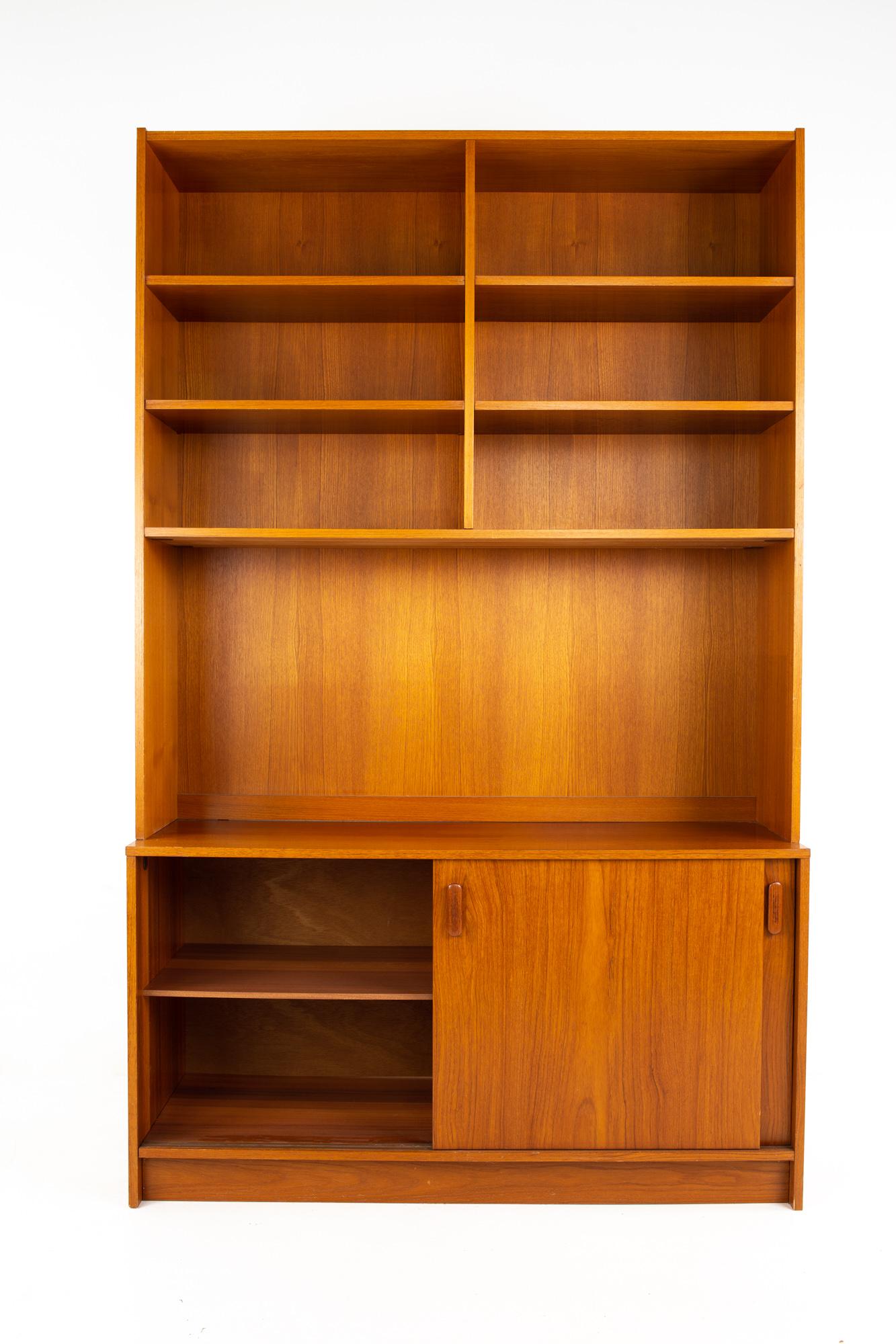 Mid Century Teak Book Case Buffet and Hutch In Good Condition In Franklin Park, IL