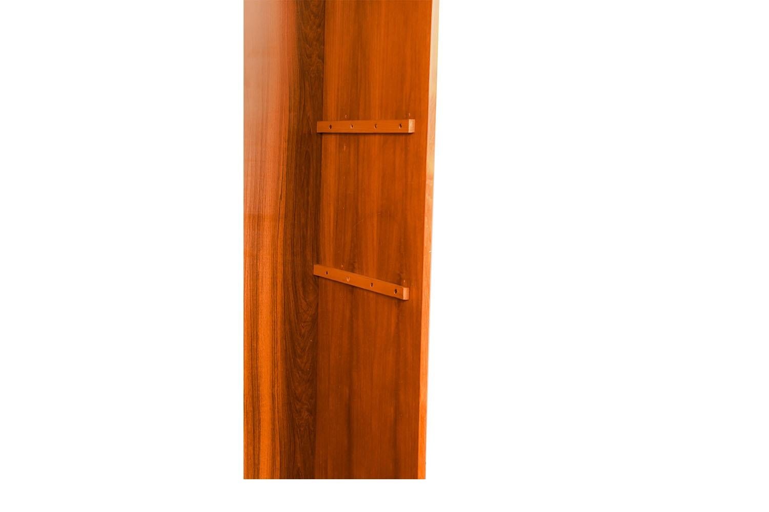 Mid-Century Teak Bücherregal (Teakholz) im Angebot