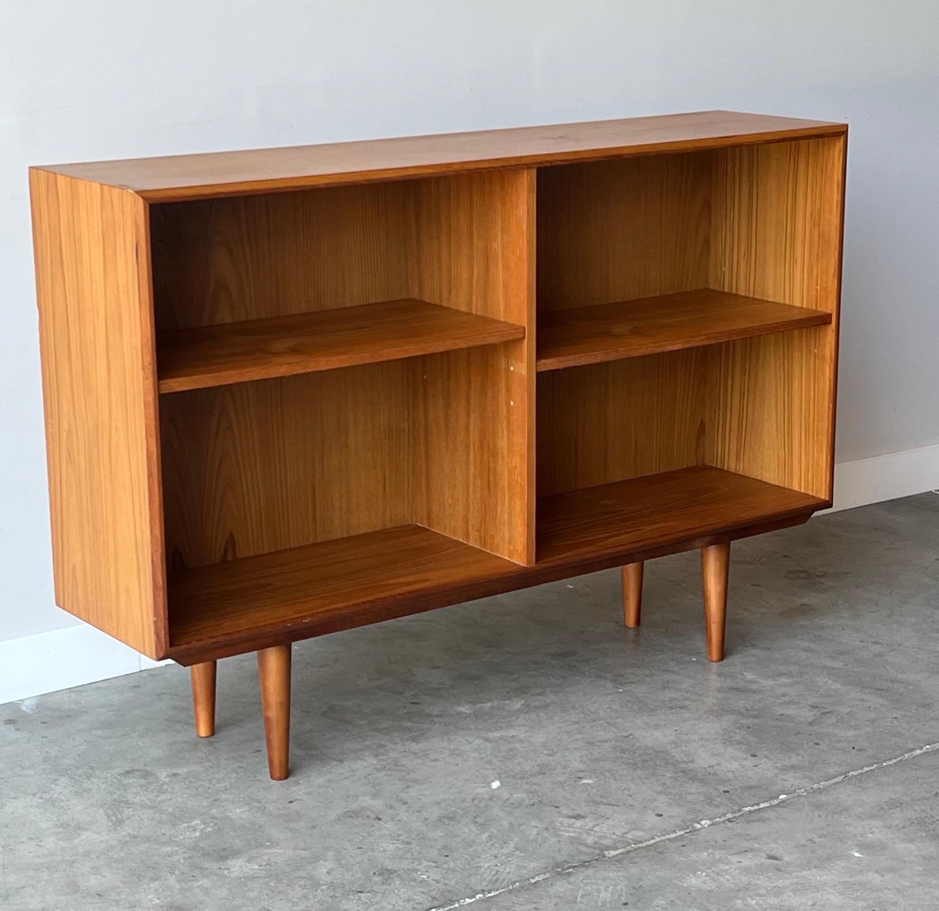 Mid-Century Modern Mid-Century Teak Bookshelf