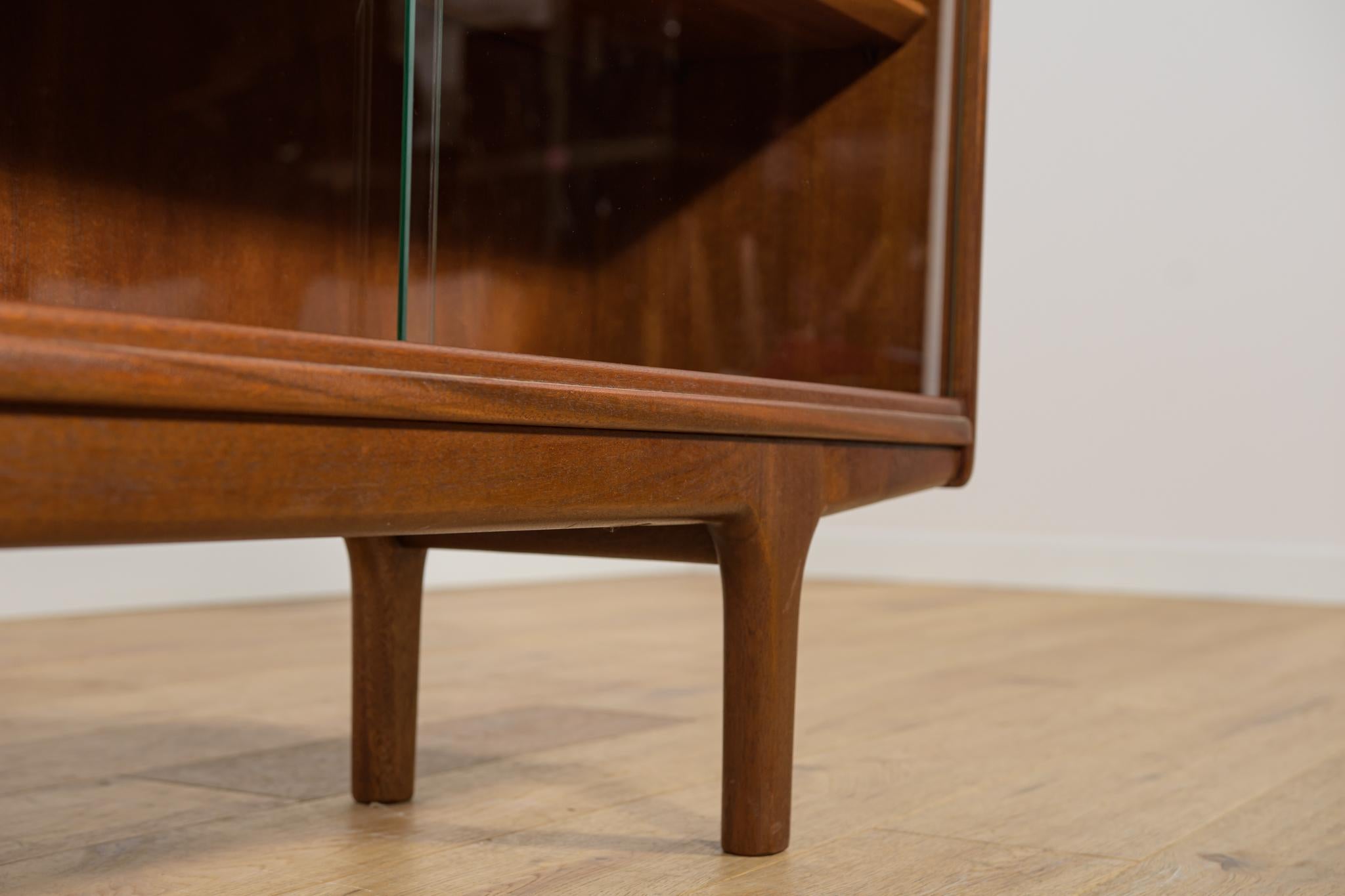 Mid-Century Teak Bookshelf from McIntosh, 1960s For Sale 3
