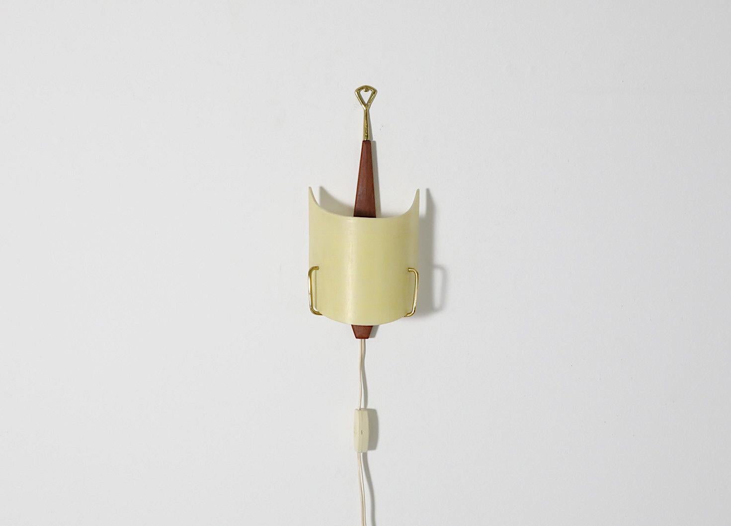 Mid-Century Teak & Brass Wall Sconce with Yellow Linen Printed Plexi Shade For Sale 7