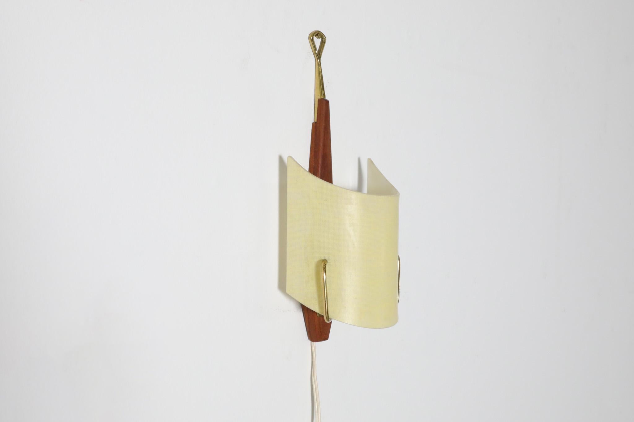 Mid-Century Teak & Brass Wall Sconce with Yellow Linen Printed Plexi Shade For Sale 1