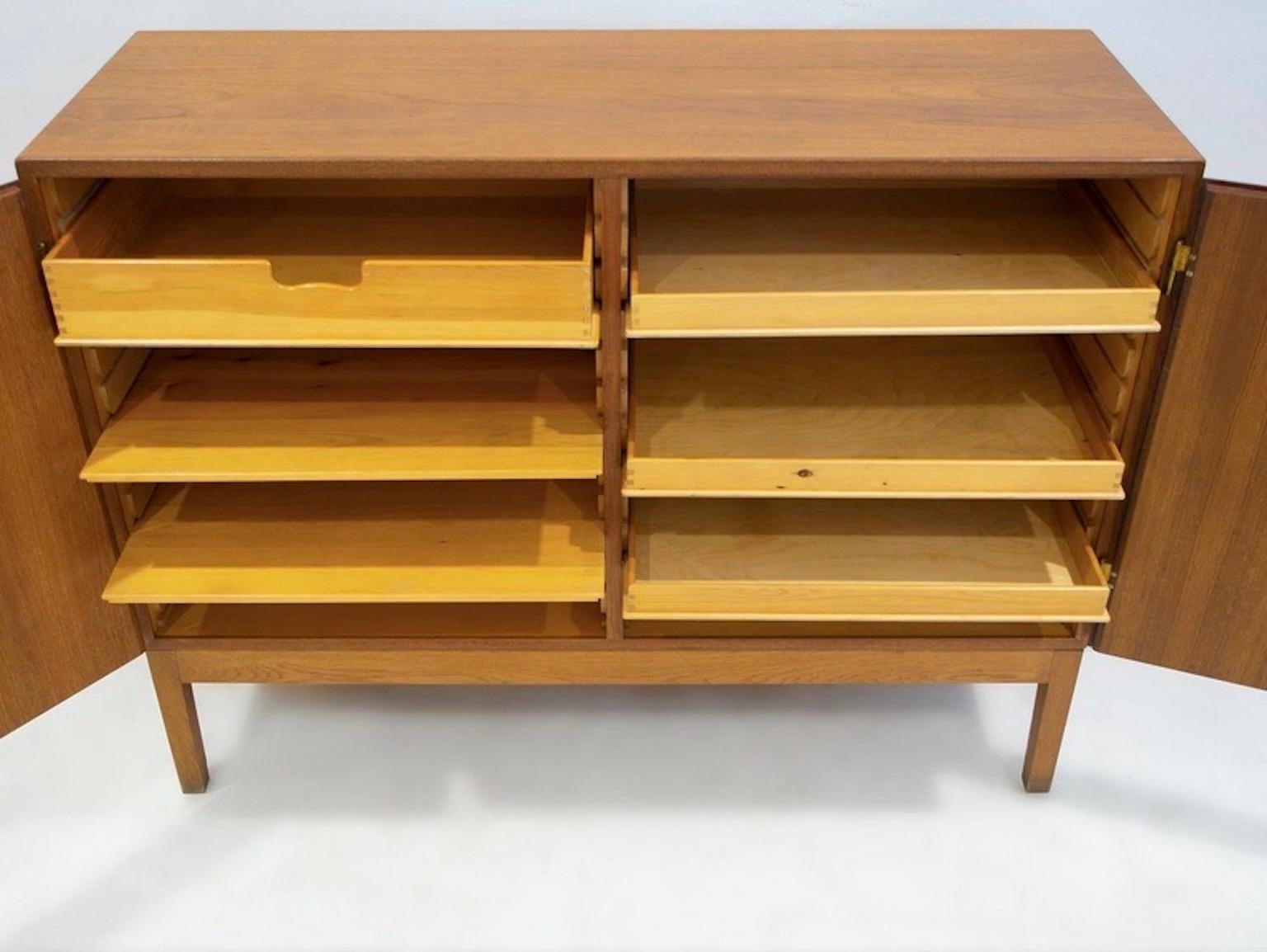 Danese Armadio in teak del metà secolo Modello 232 di Børge Mogensen in vendita