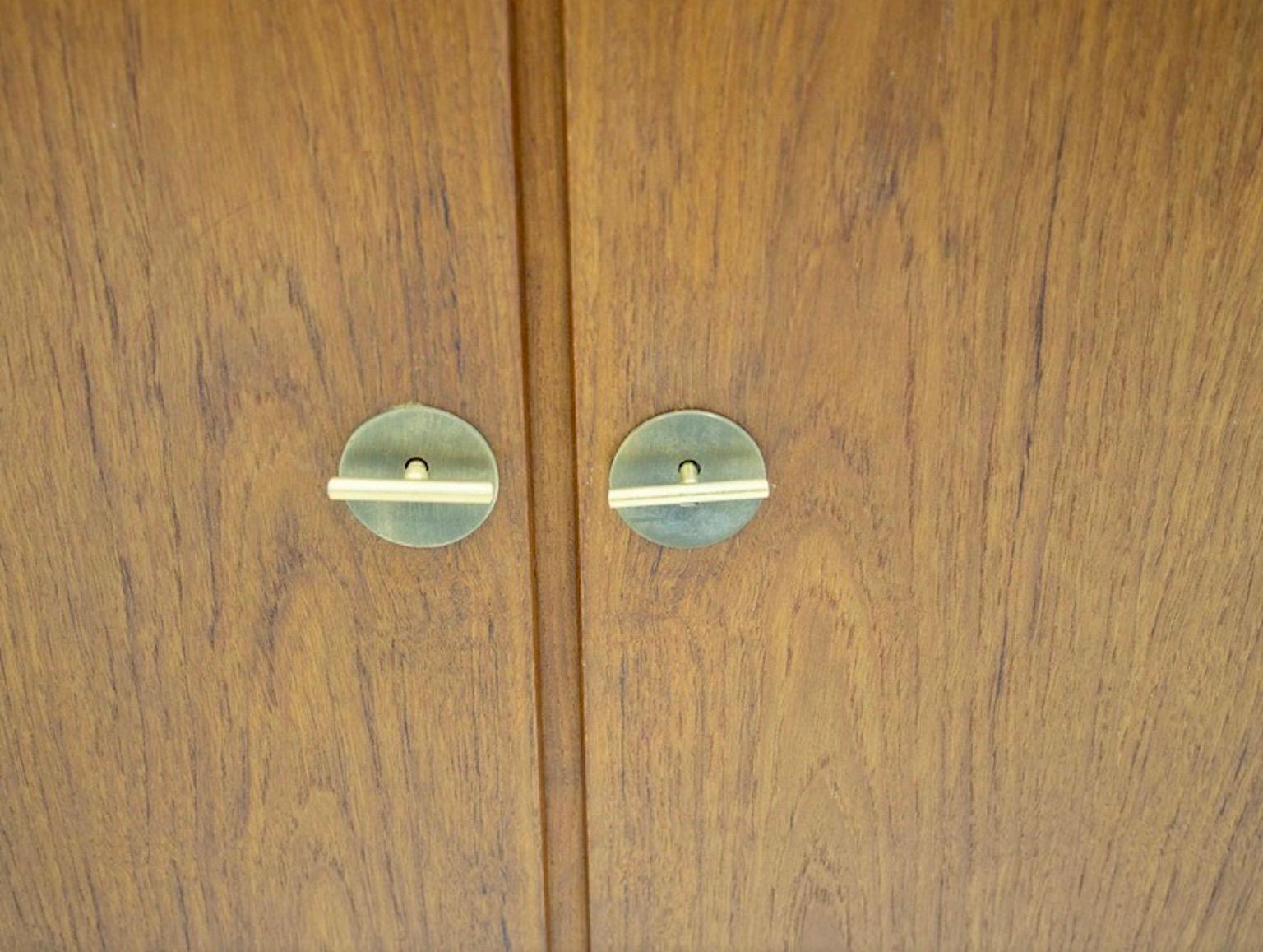 Ottone Armadio in teak del metà secolo Modello 232 di Børge Mogensen in vendita