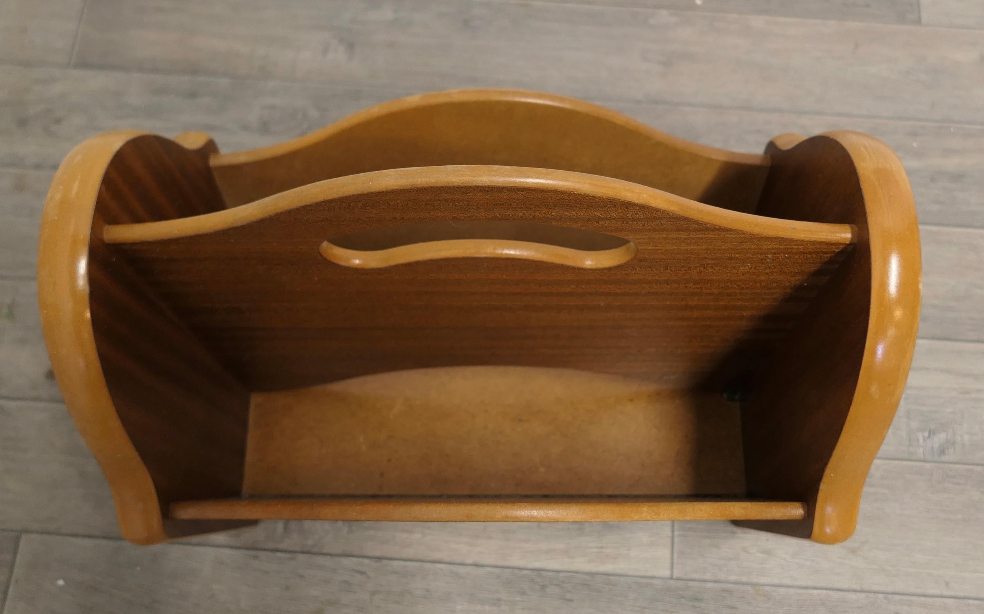 Mid-Century Modern Midcentury Teak Canterbury or Magazine Rack, This Is a Pretty Little Piece For Sale