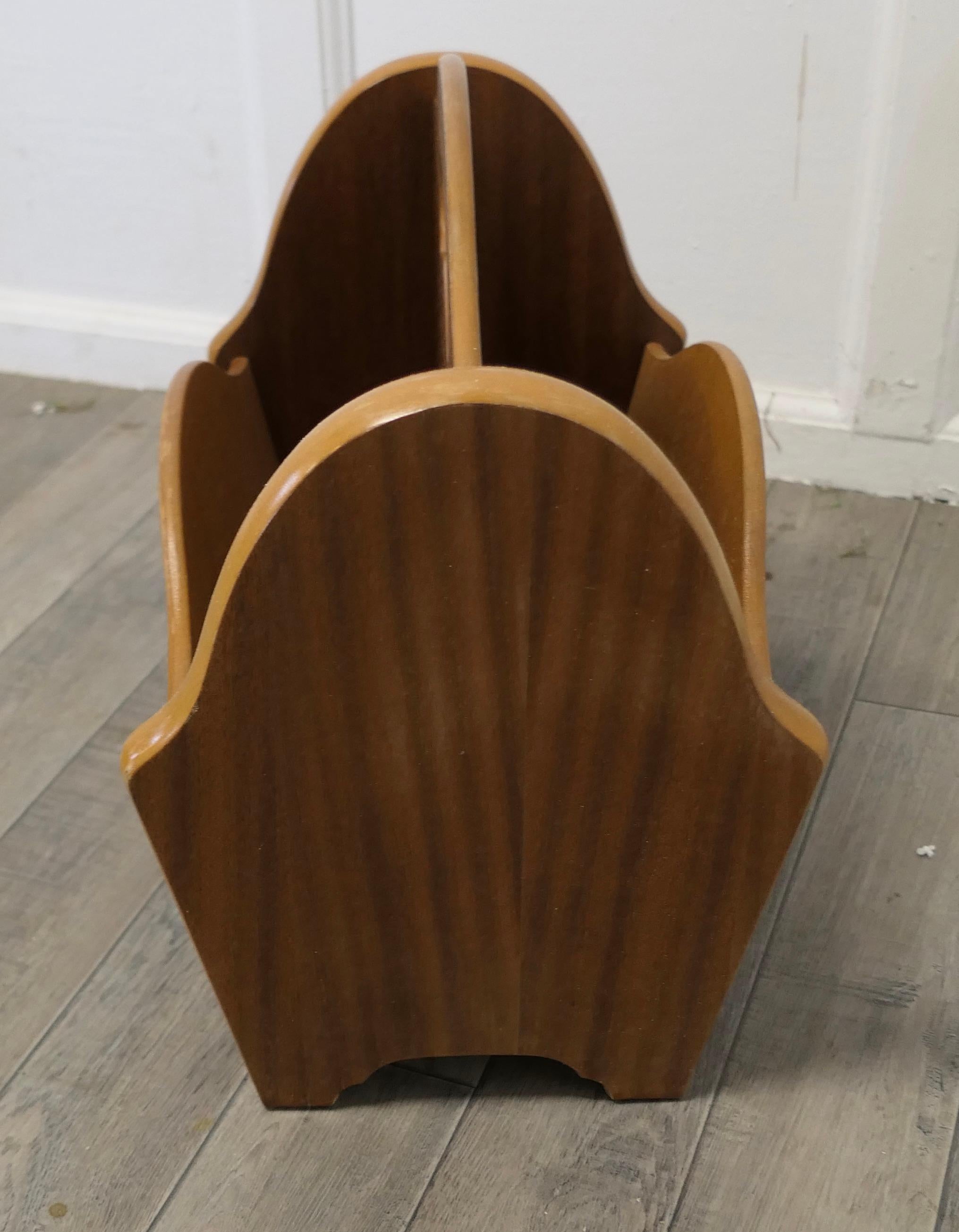 Mid-20th Century Midcentury Teak Canterbury or Magazine Rack, This Is a Pretty Little Piece For Sale