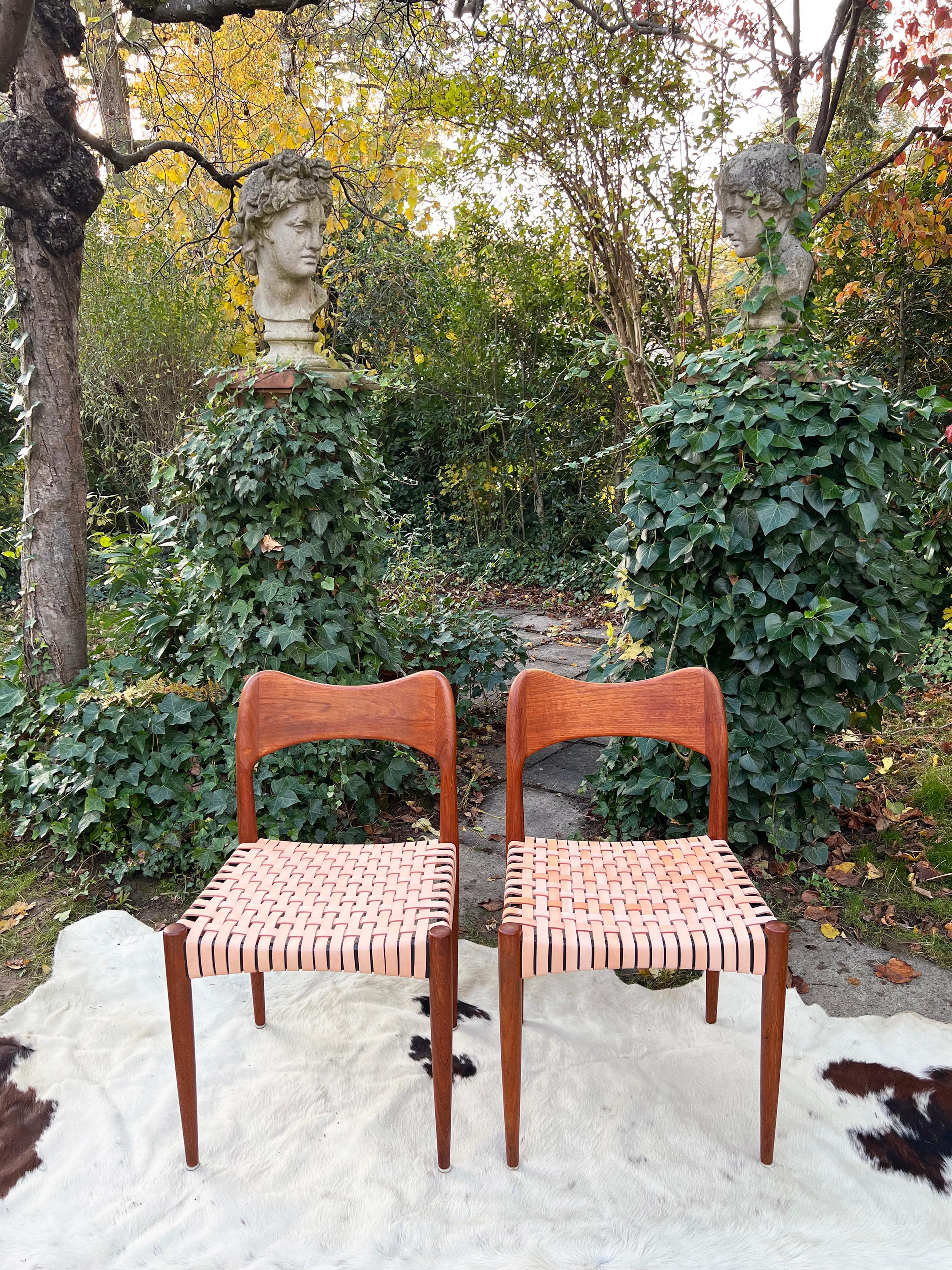 Mid Century Teak Chairs by Arne Hovmand Olsen for Mogens Kold, 60s -- Set of 4 For Sale 4