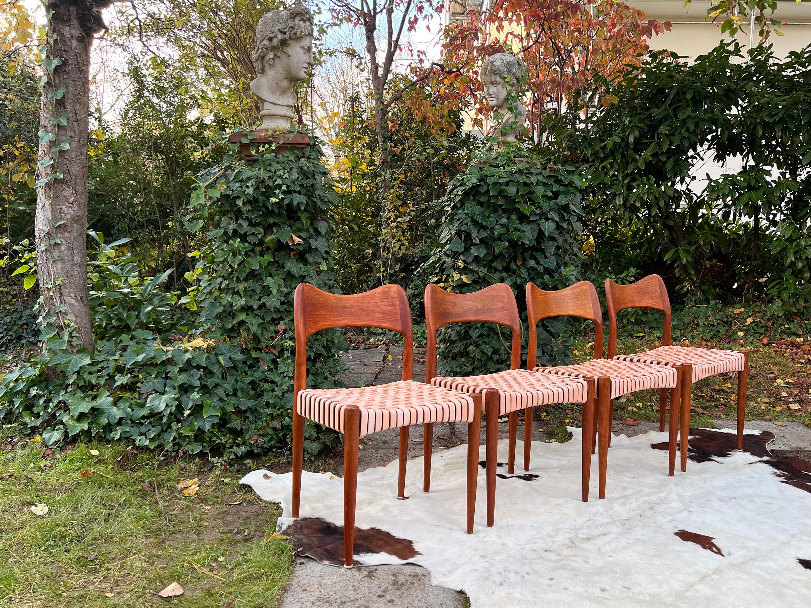 Mid Century Teak Chairs by Arne Hovmand Olsen for Mogens Kold, 60s -- Set of 4 In Good Condition For Sale In Madison, WI