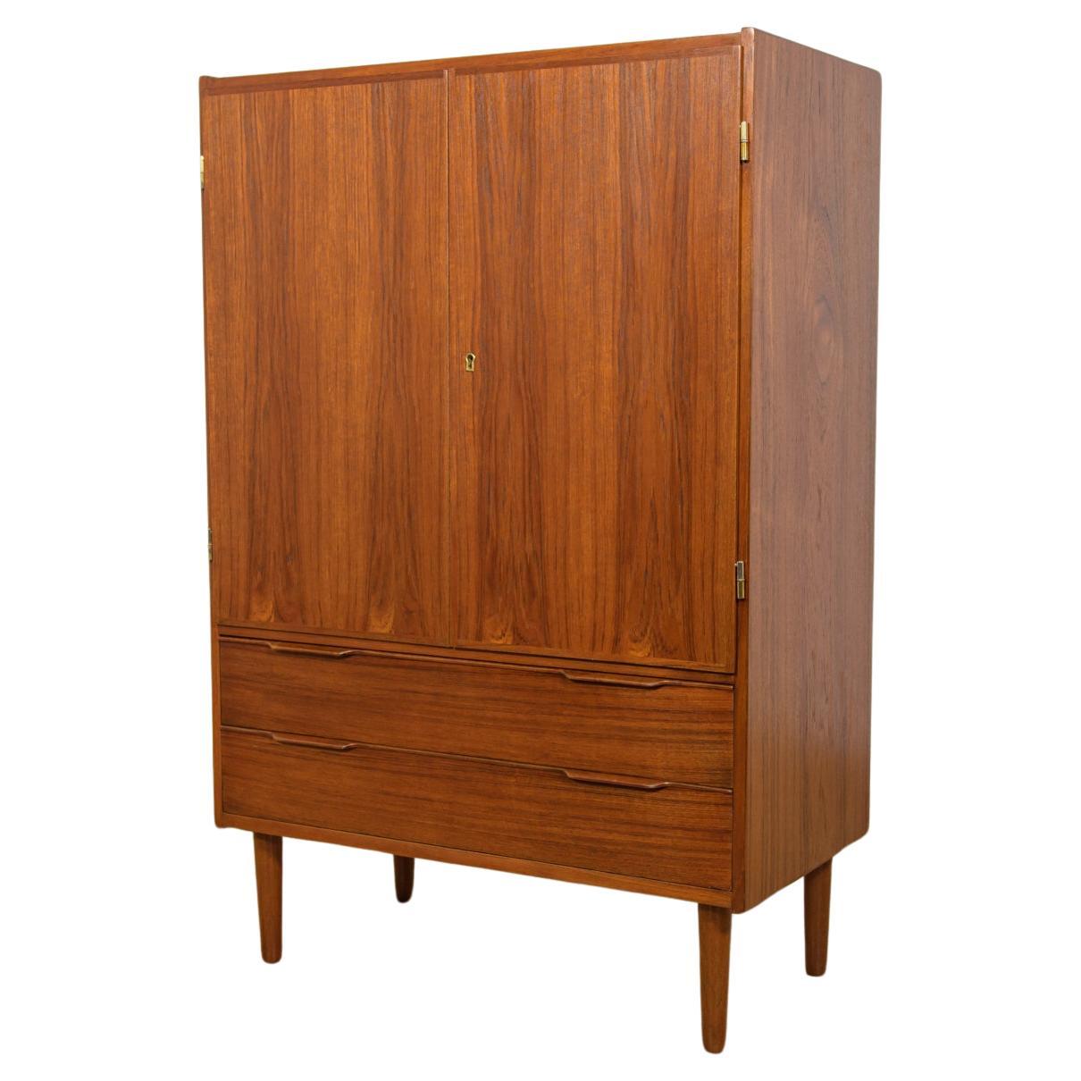 Mid-Century Teak Chest of Drawers, 1960s For Sale