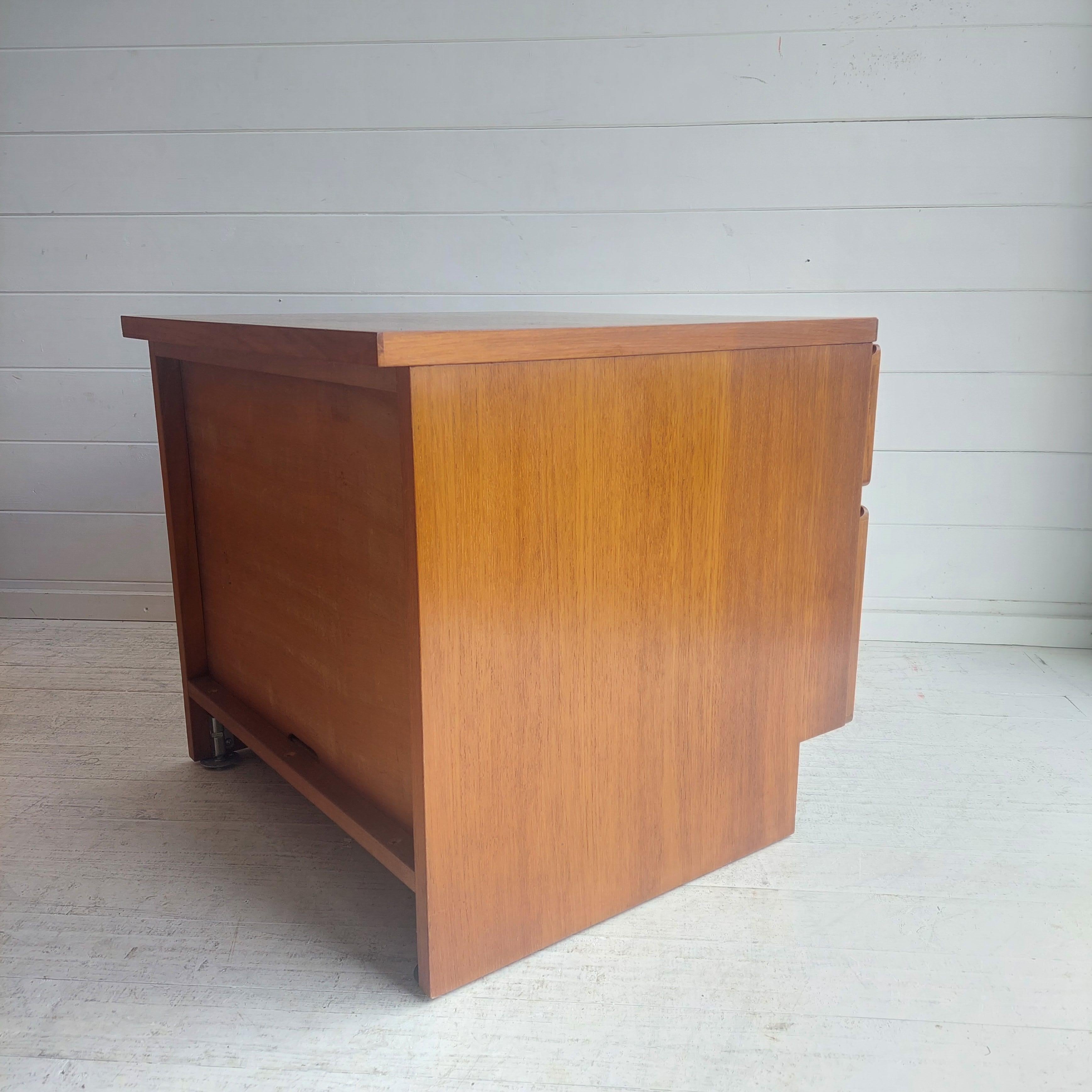 Mid century teak chest of drawers bedside table by Beaver & Tapley, 1970s 3