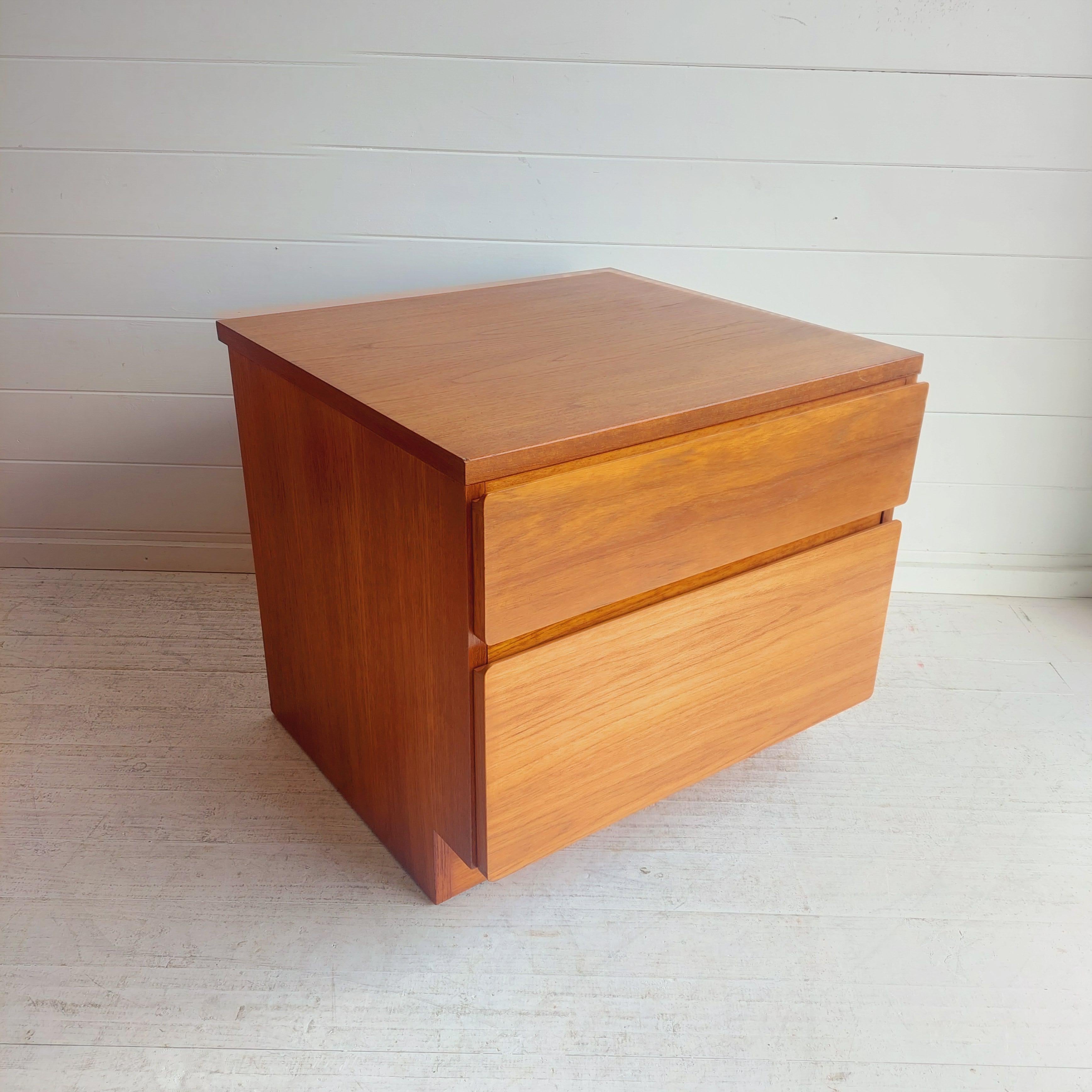 Late 20th Century Mid century teak chest of drawers bedside table by Beaver & Tapley, 1970s