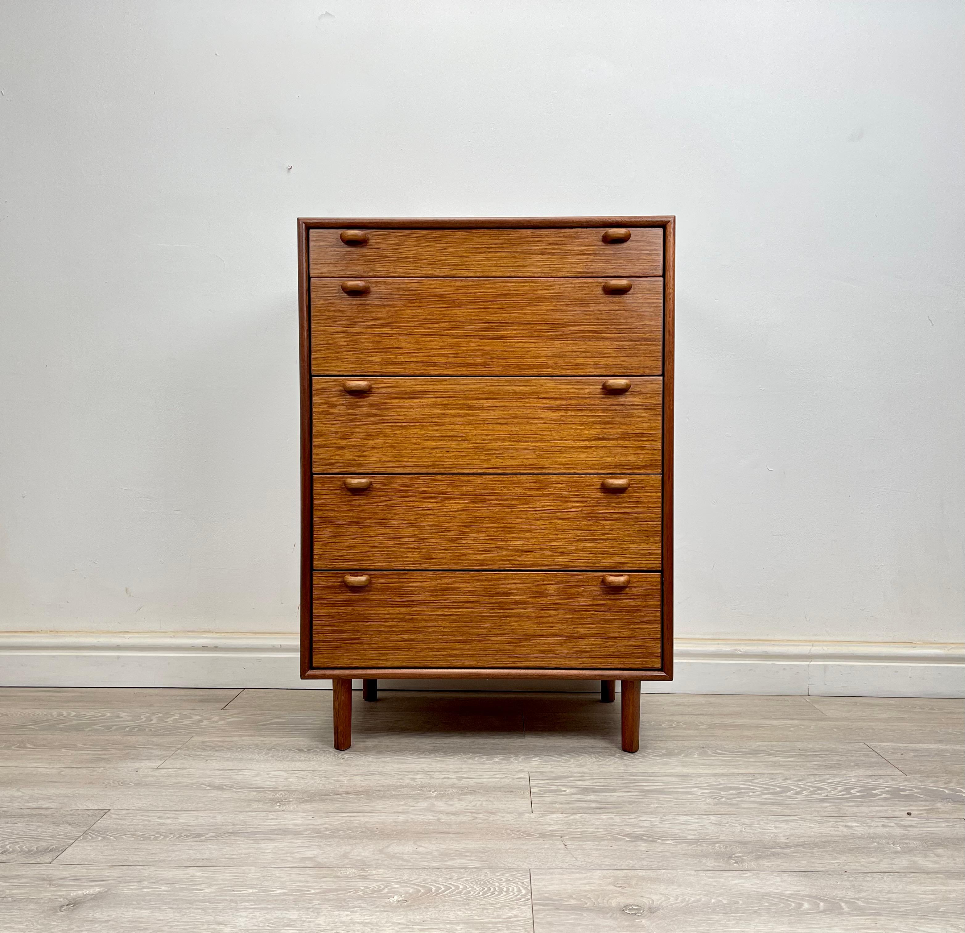 Chest of drawers 
Stunning Midcentury teak chest of drawers made by Meredew circa 1960 . 

The chest has stunning grain throughout, stands on solid teak legs , there’s five drawers with solid teak handles , all drawers run smoothly. 

Dimension
