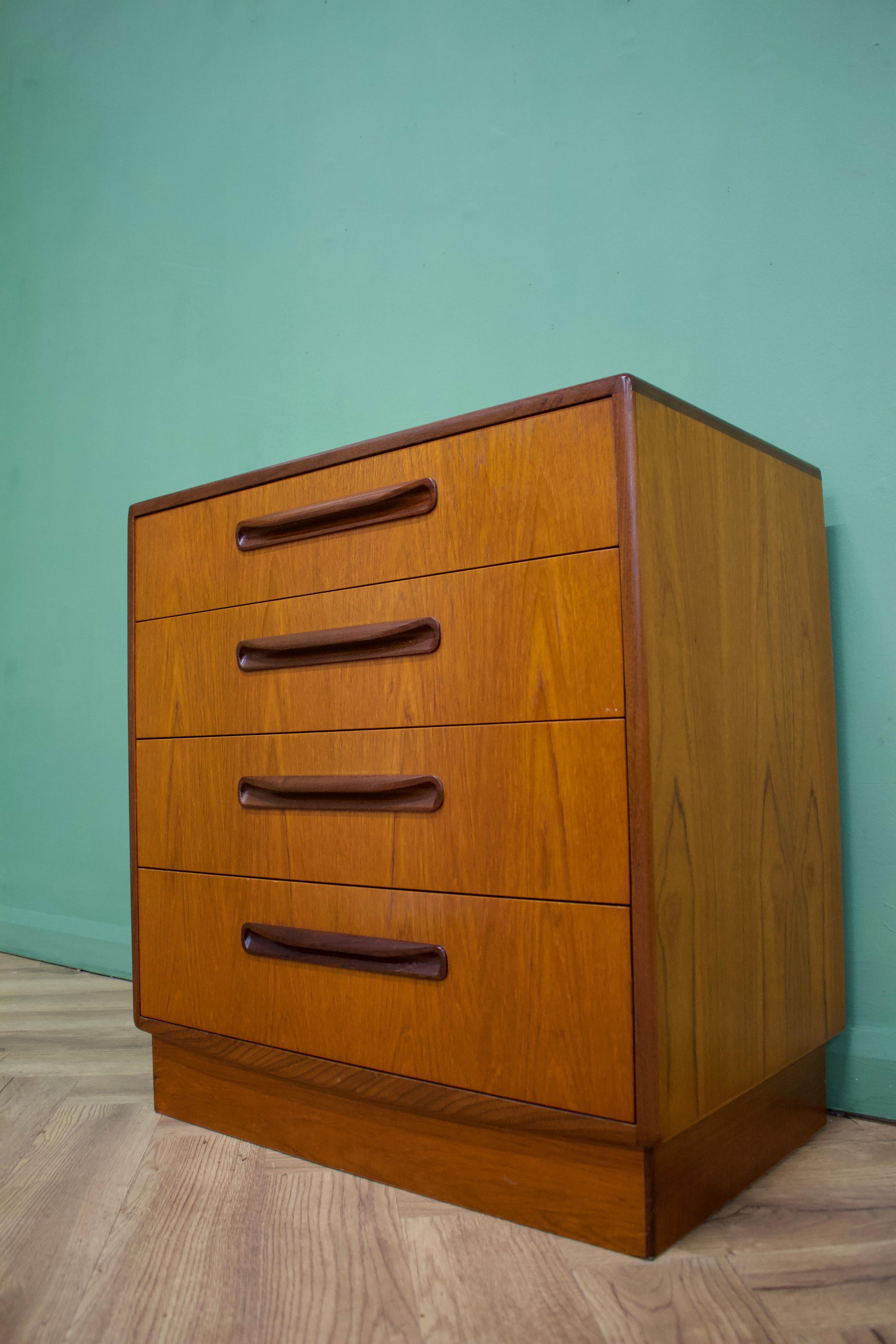 Veneer Mid-Century Teak Chest of Drawers from G Plan, 1970s For Sale