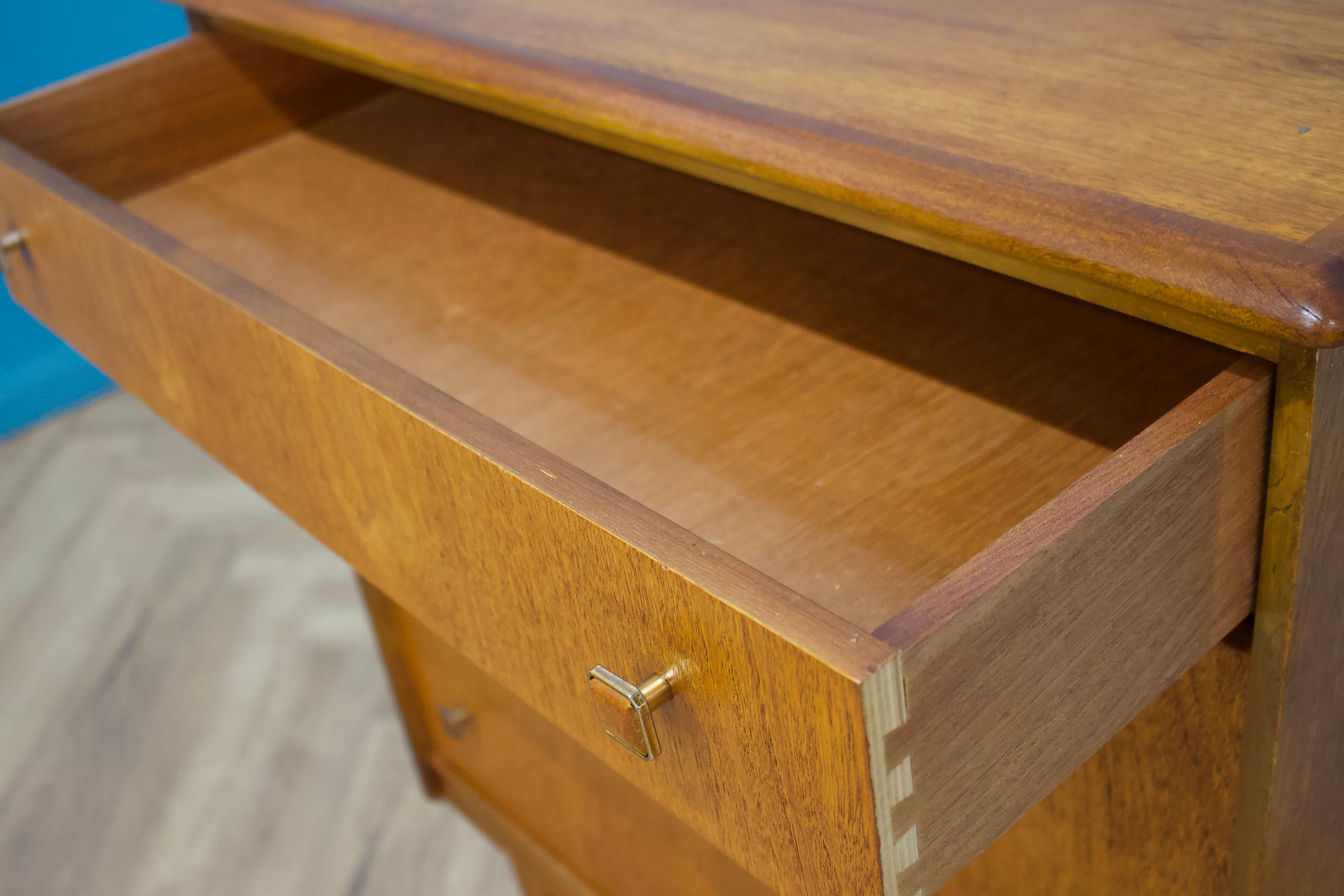 Mid-Century Teak Chest of Drawers from Homeworthy, 1970s For Sale 1
