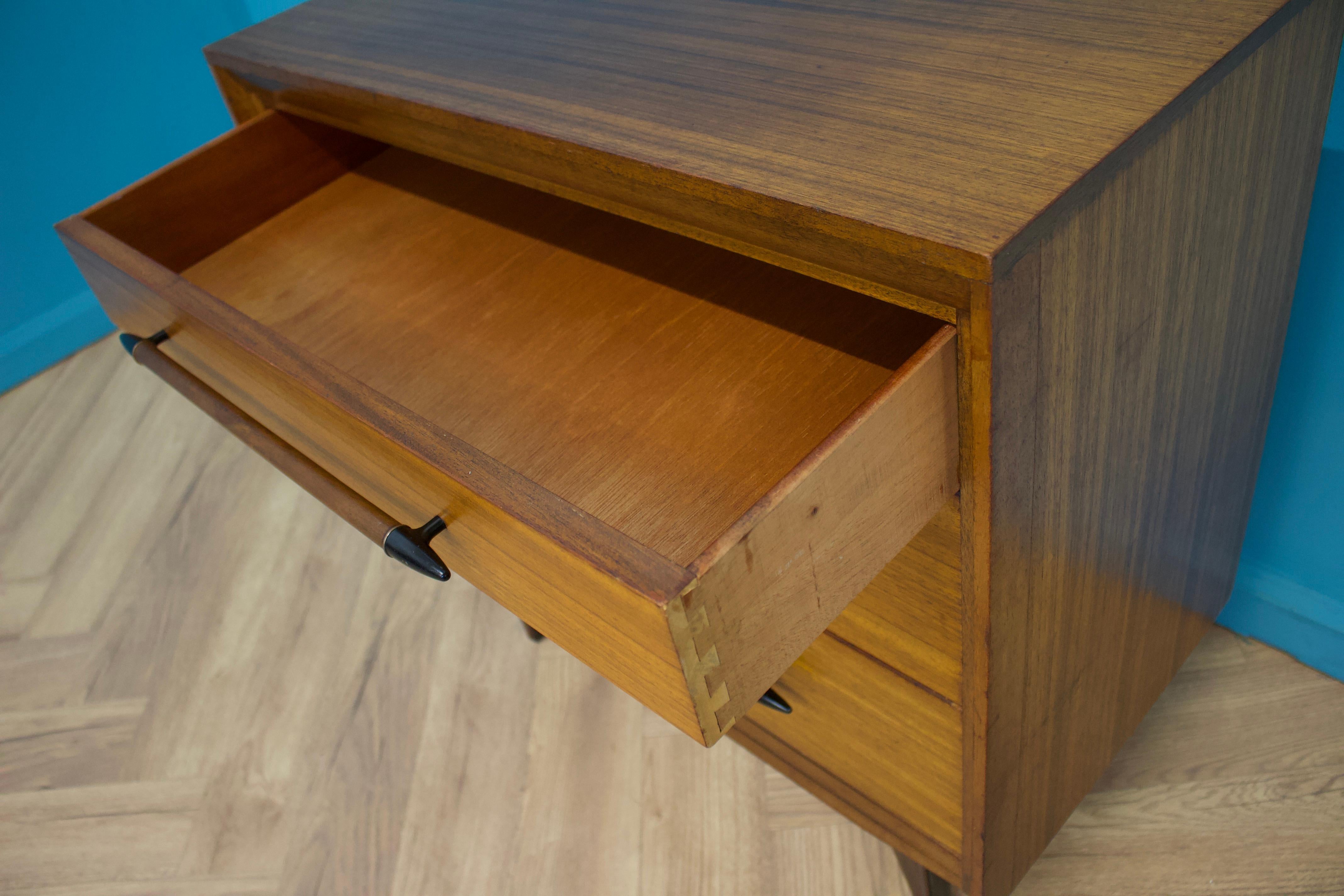 Mid-Century-Kommode aus Teakholz von Lebus, 1960er Jahre (20. Jahrhundert) im Angebot
