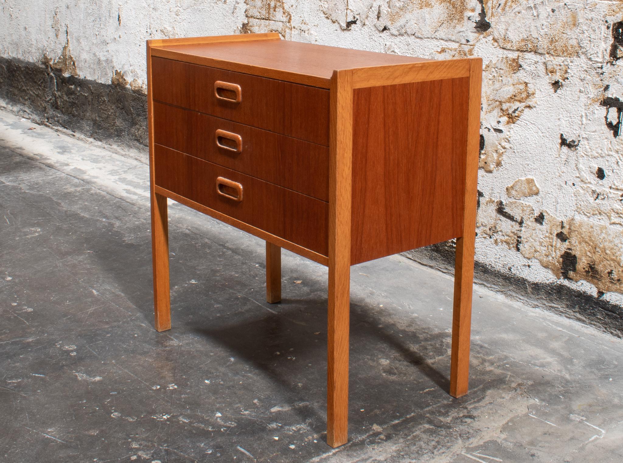 Swedish Mid-Century Teak Chest of Drawers or Nightstand For Sale