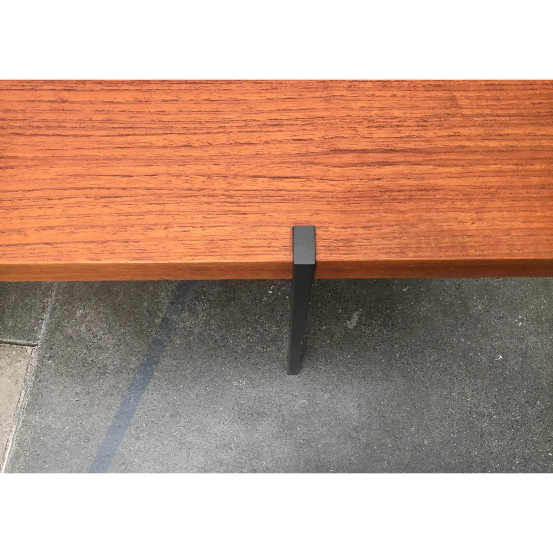 Métal Table basse en teck du milieu du siècle, années 1960 en vente